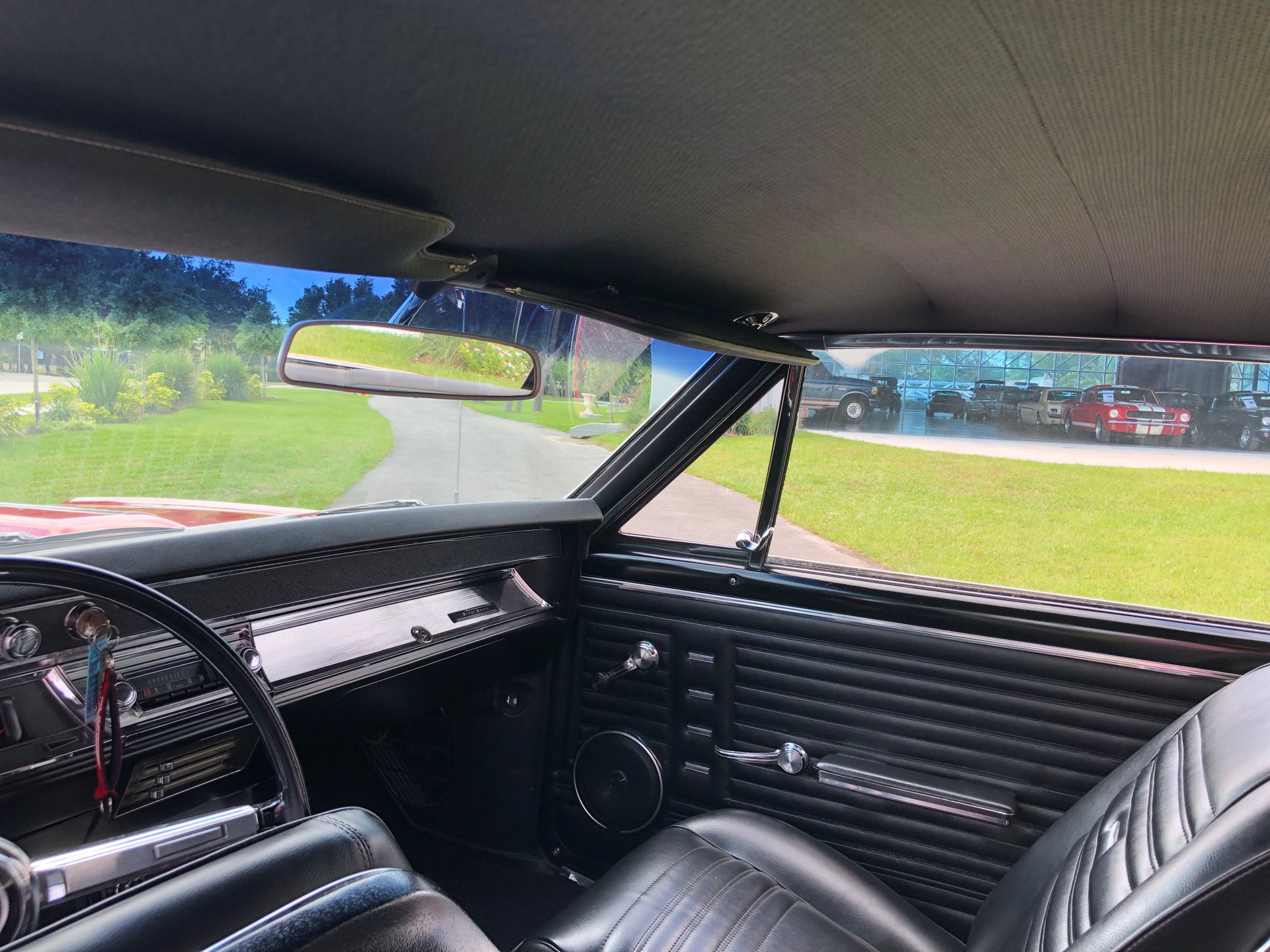Vehicle photo 20