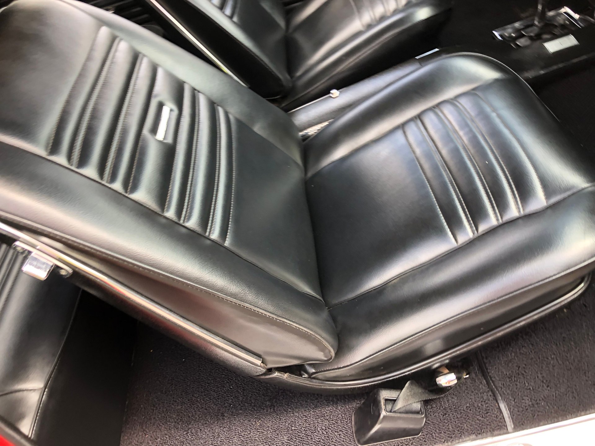 Vehicle photo 23