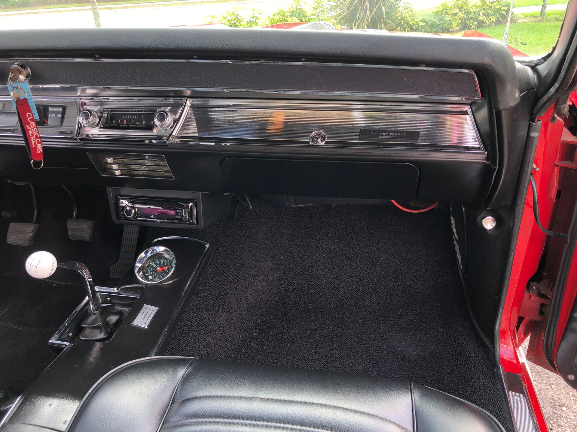 Vehicle photo 24