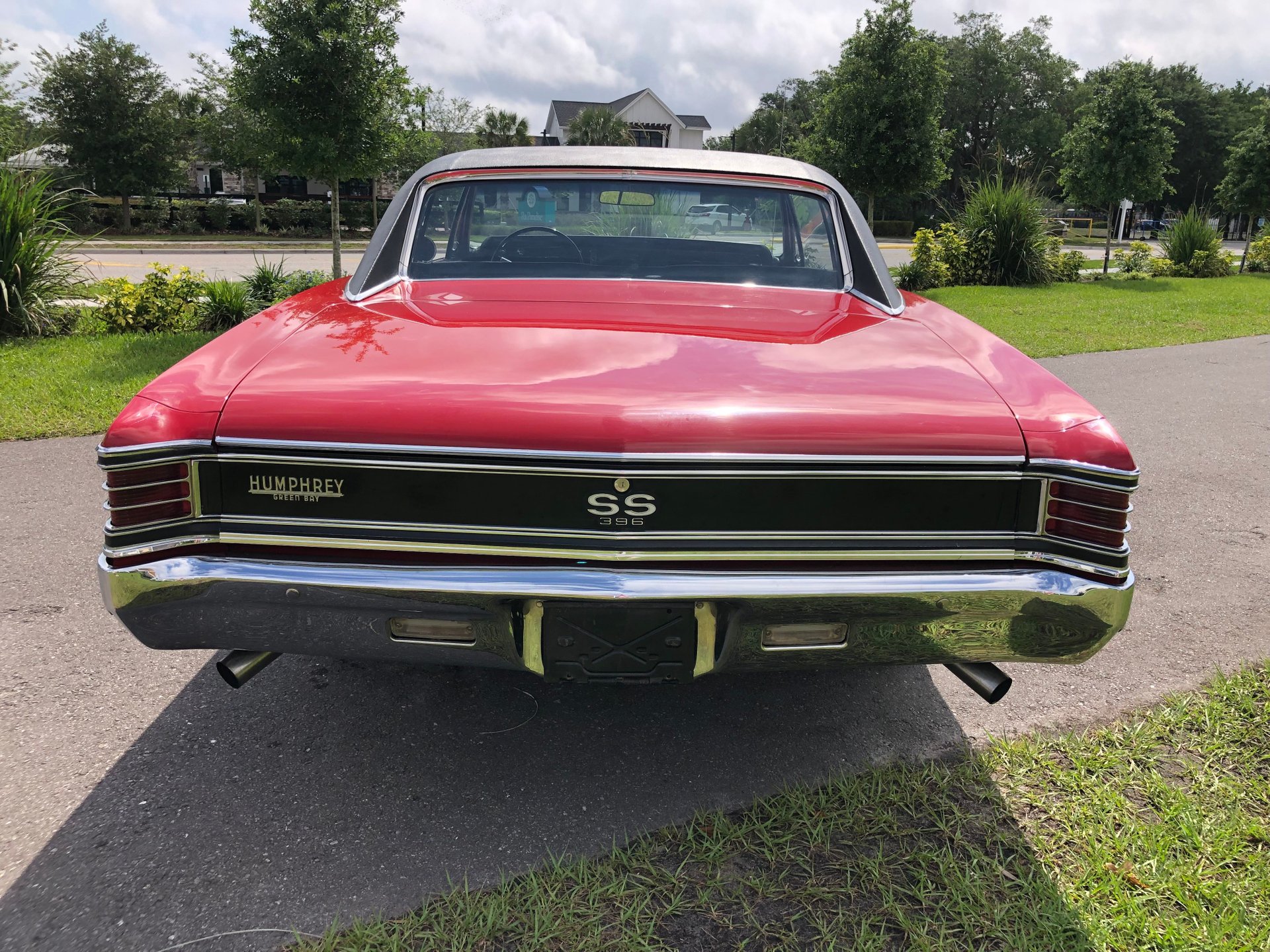 Vehicle photo 8