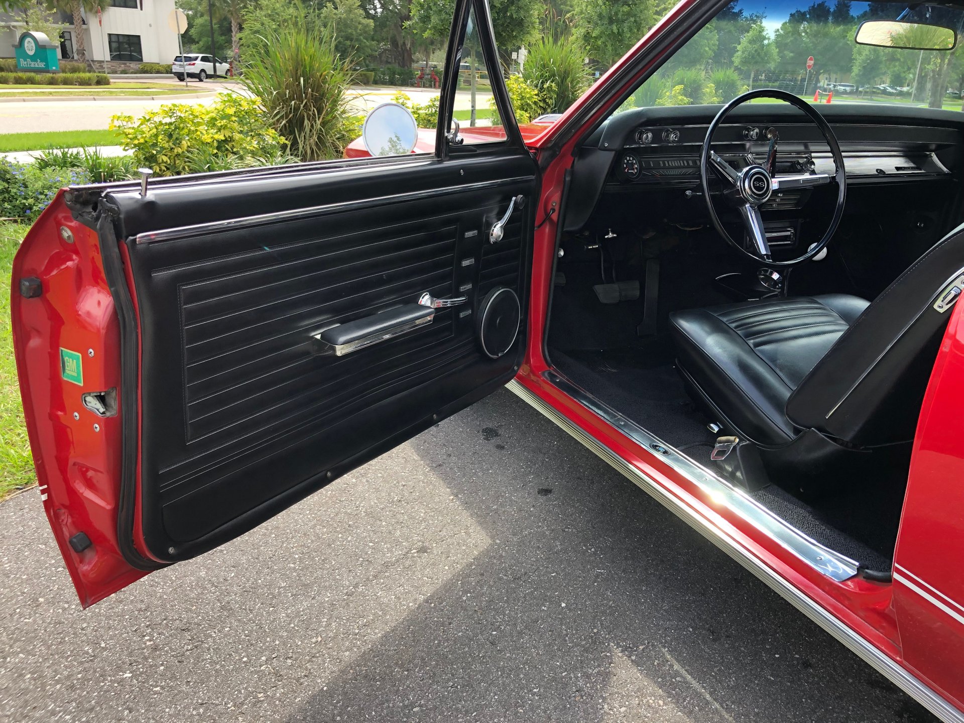 Vehicle photo 10