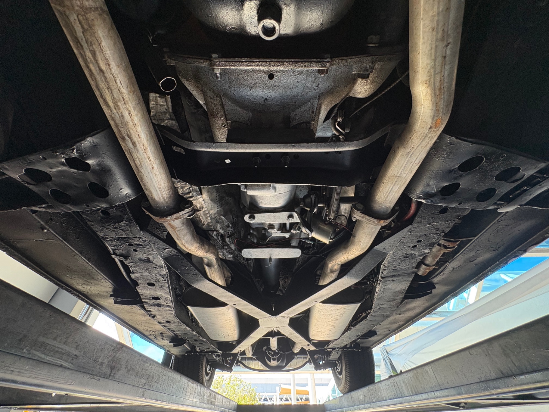 Vehicle photo 60