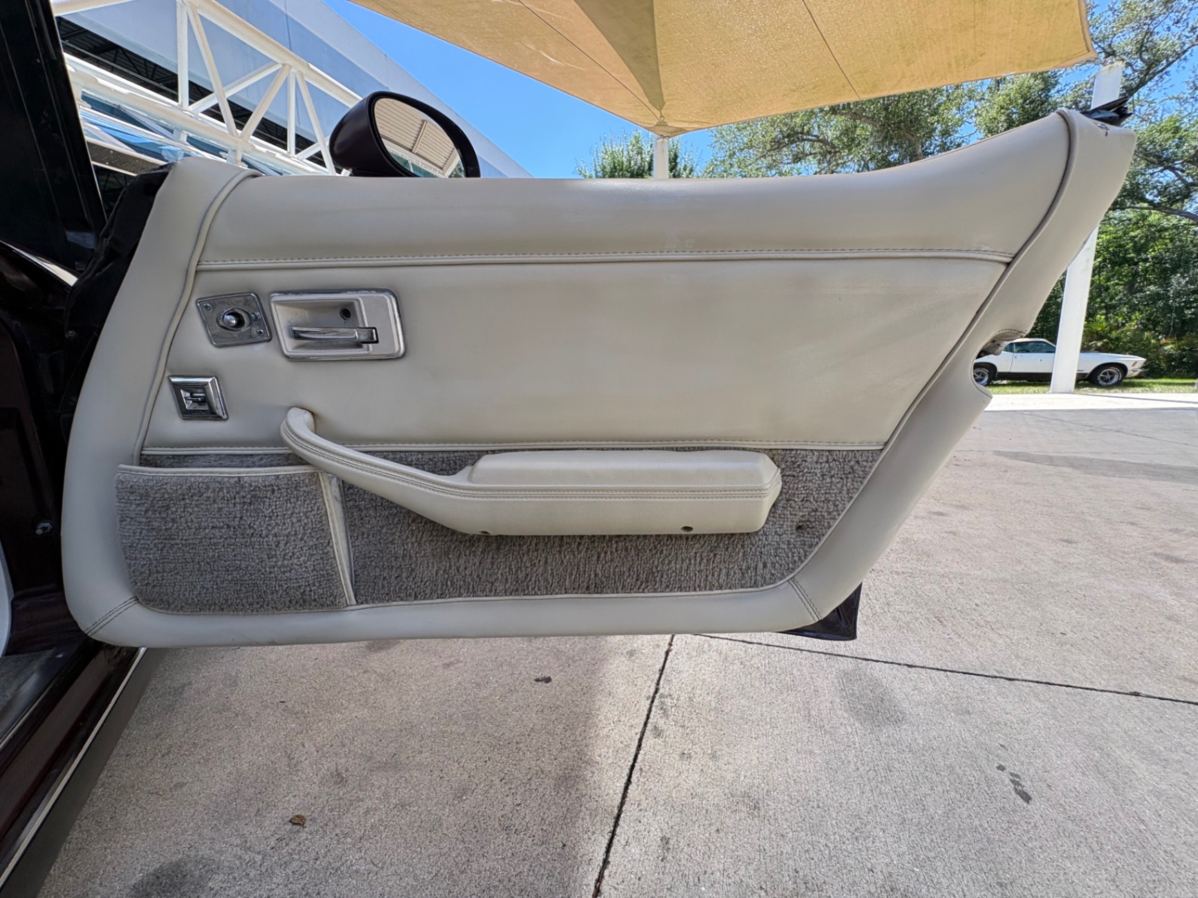 Vehicle photo 35