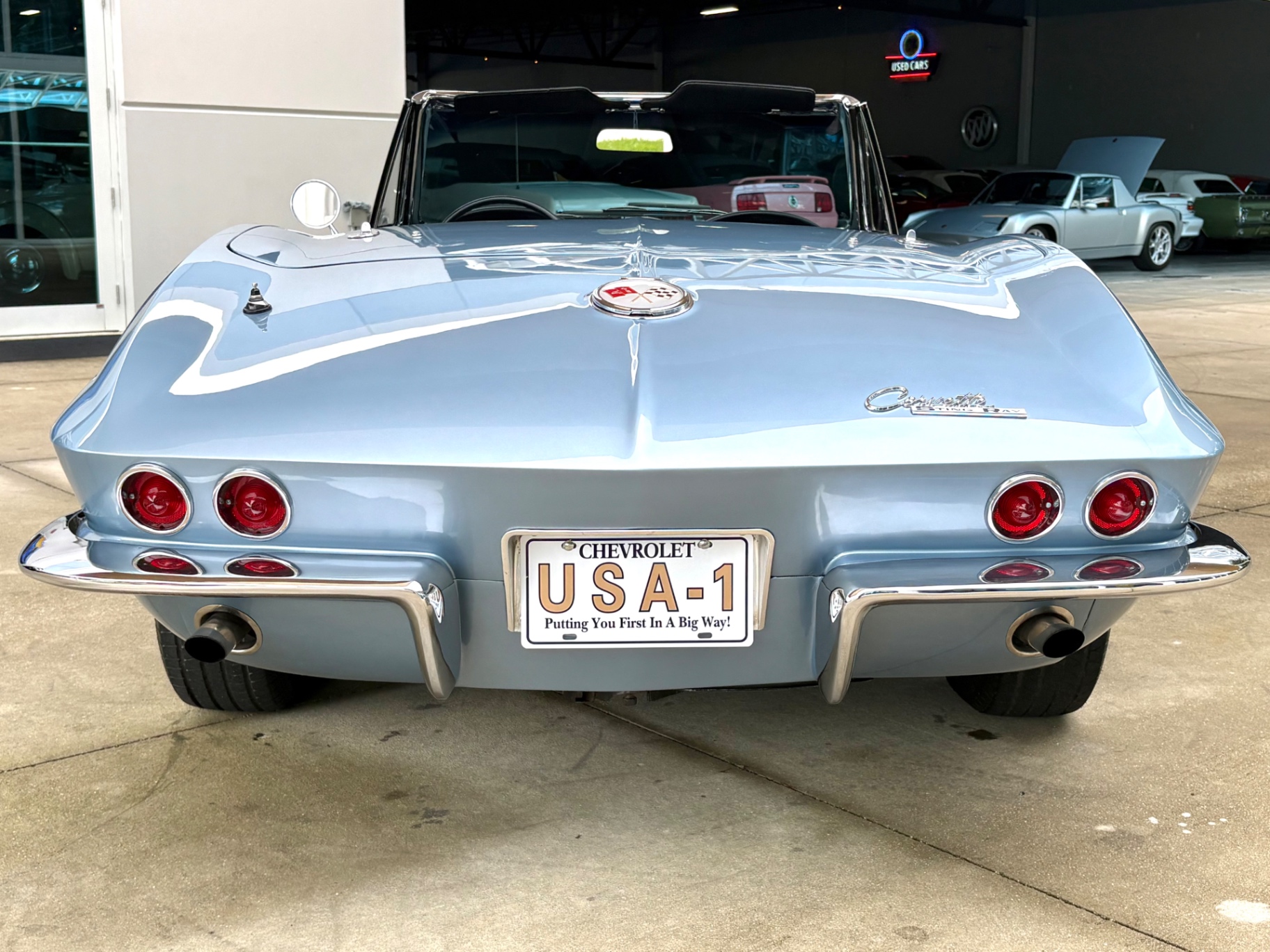 Vehicle photo 8