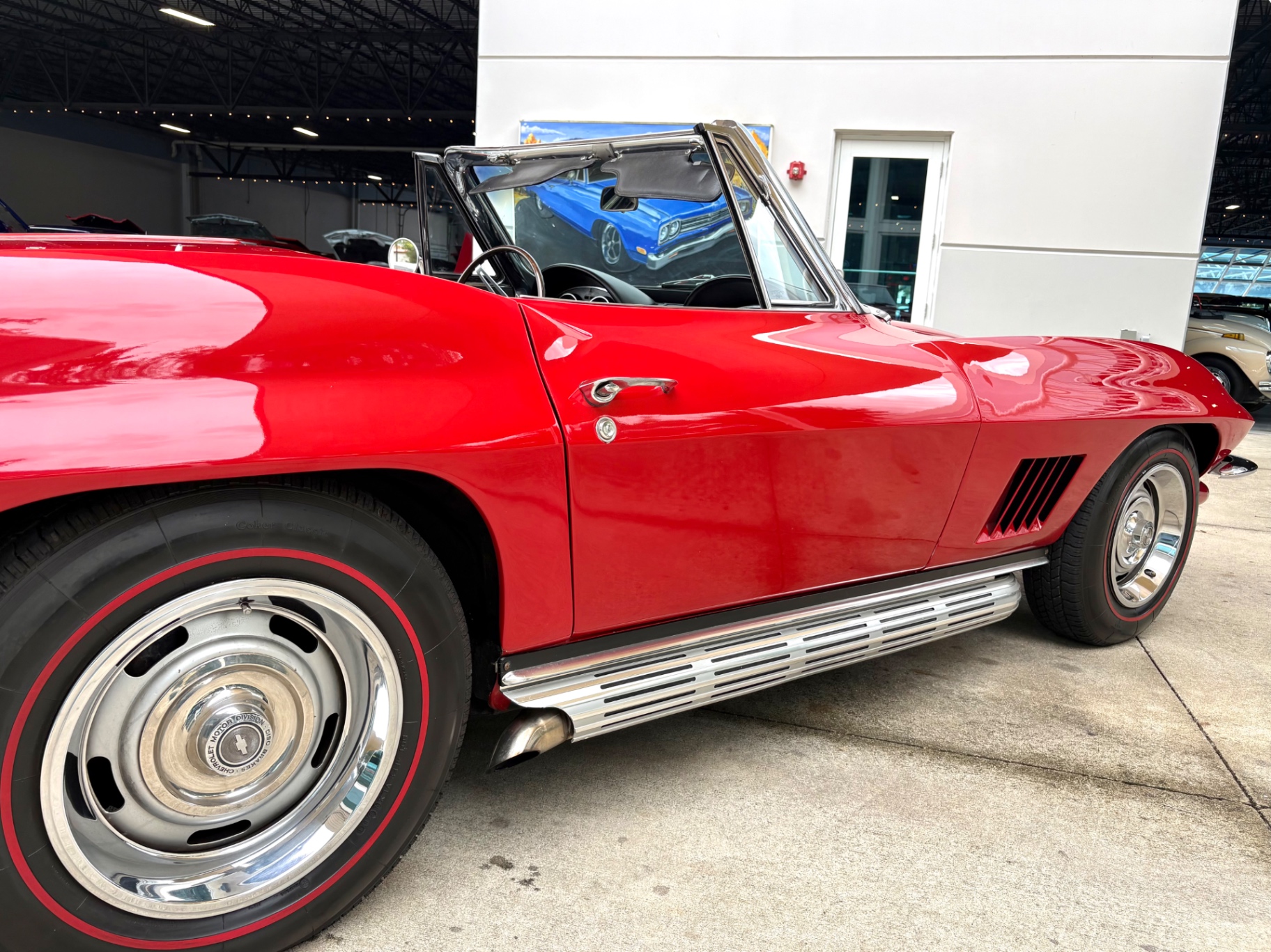 Vehicle photo 17