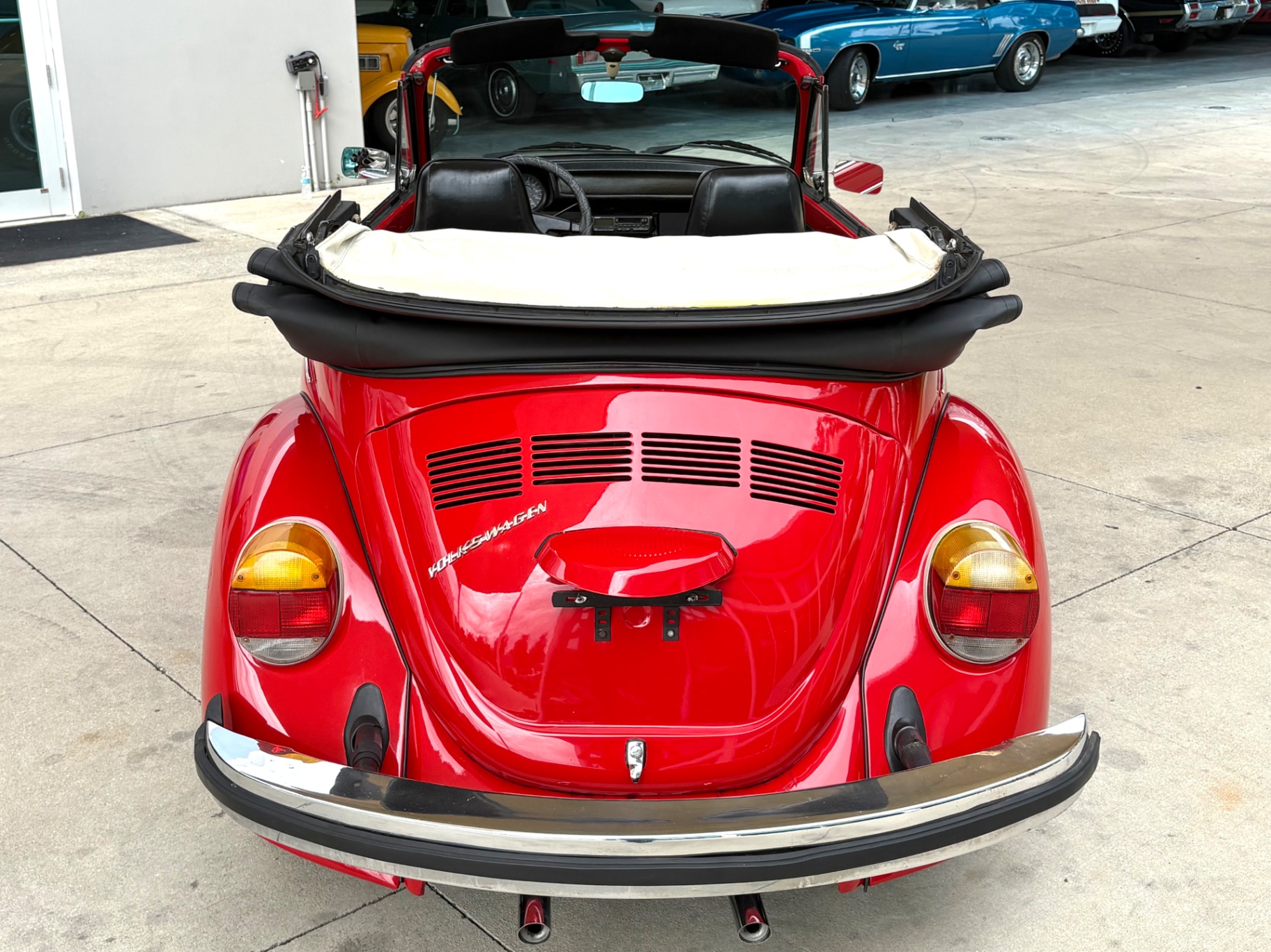 Vehicle photo 8