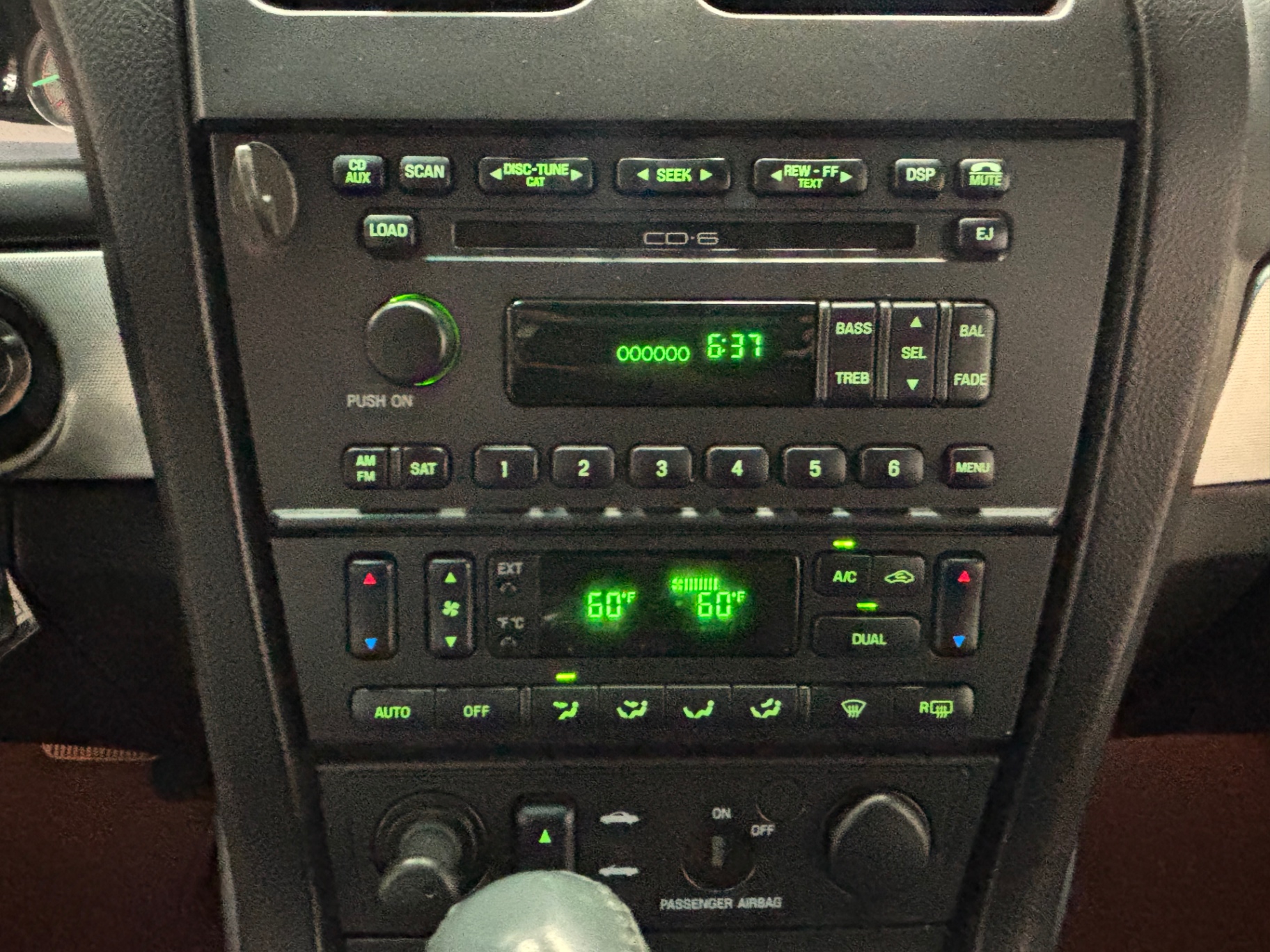 Vehicle photo 26