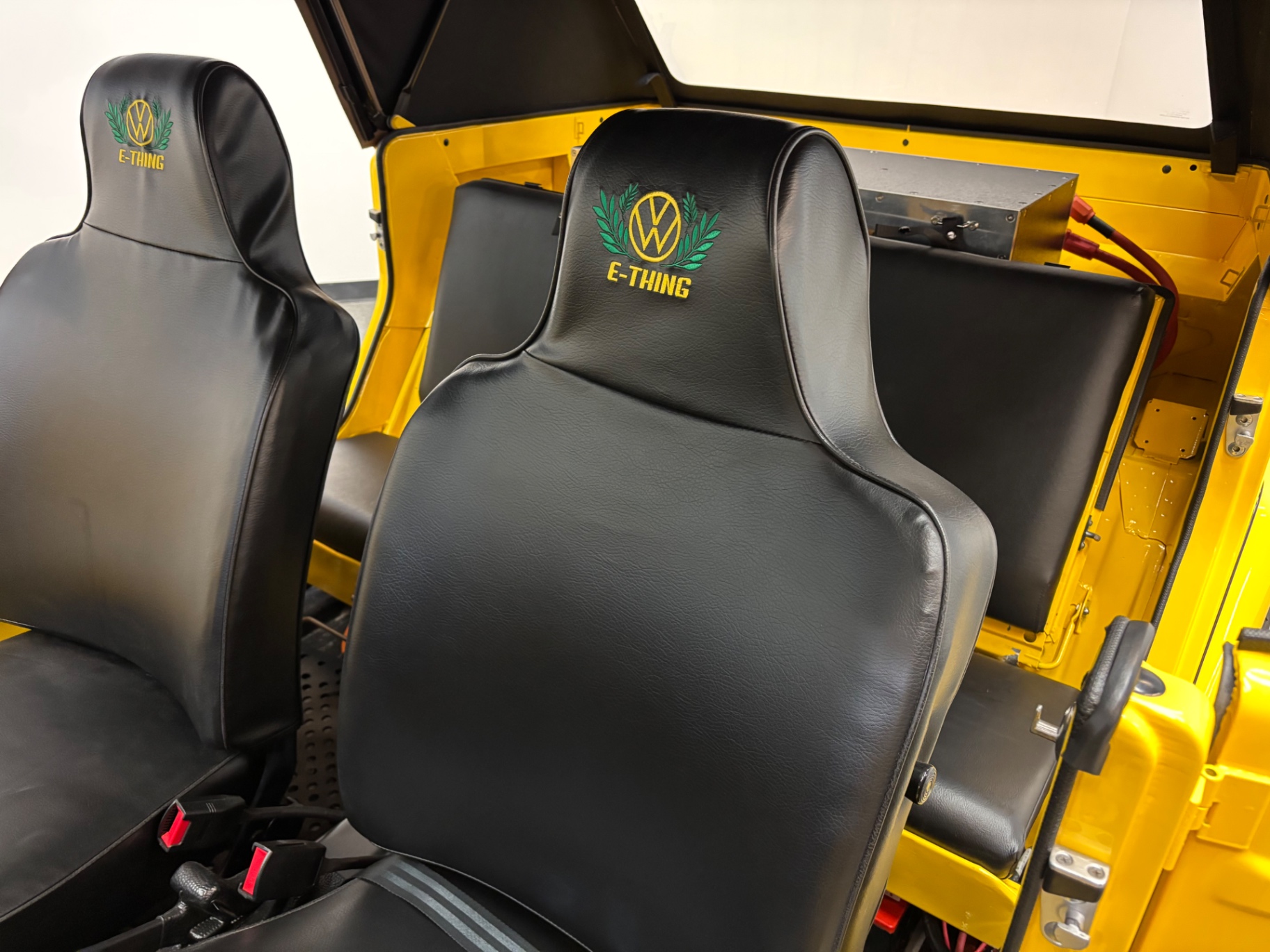 Vehicle photo 25