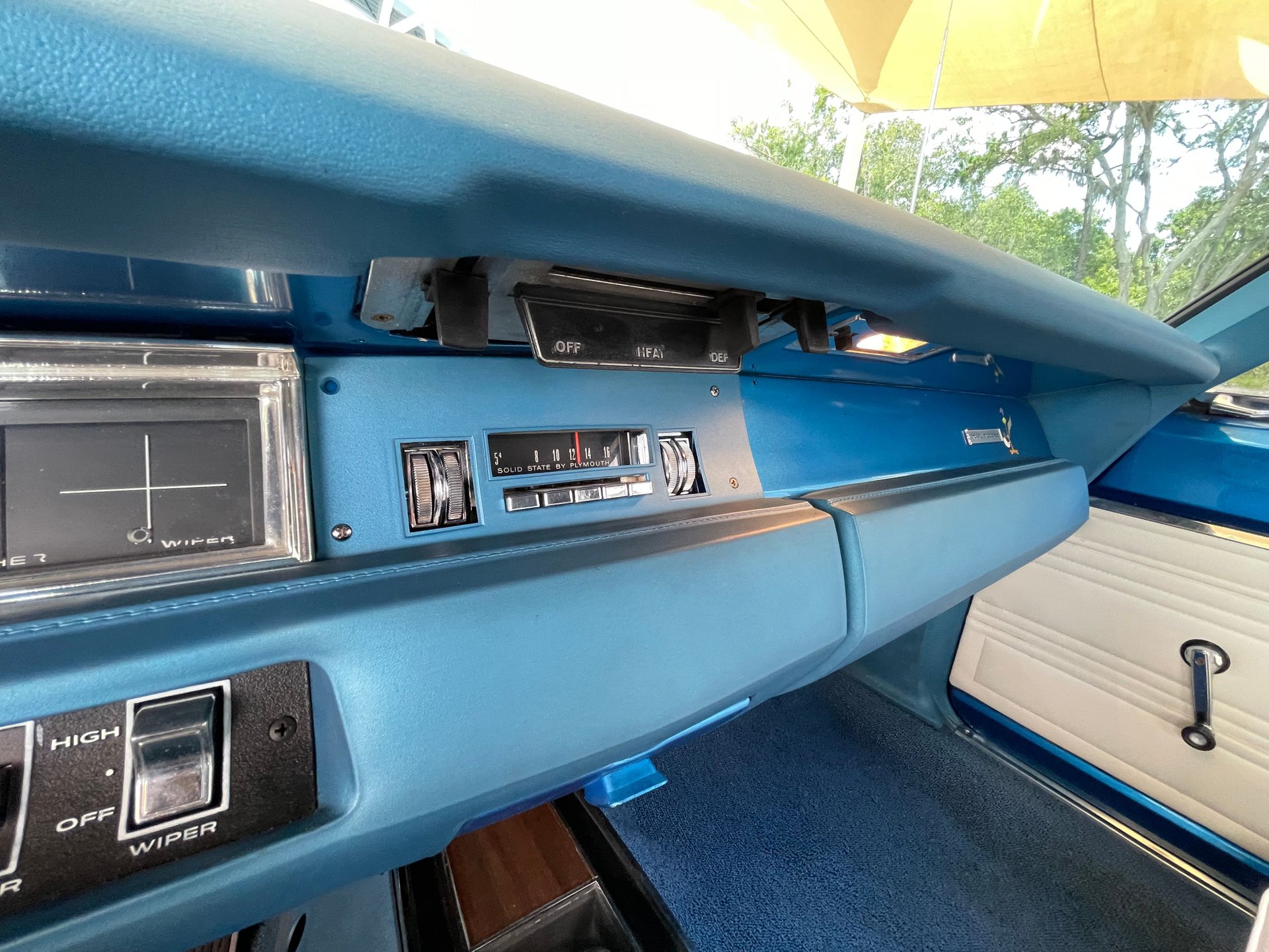 Vehicle photo 22