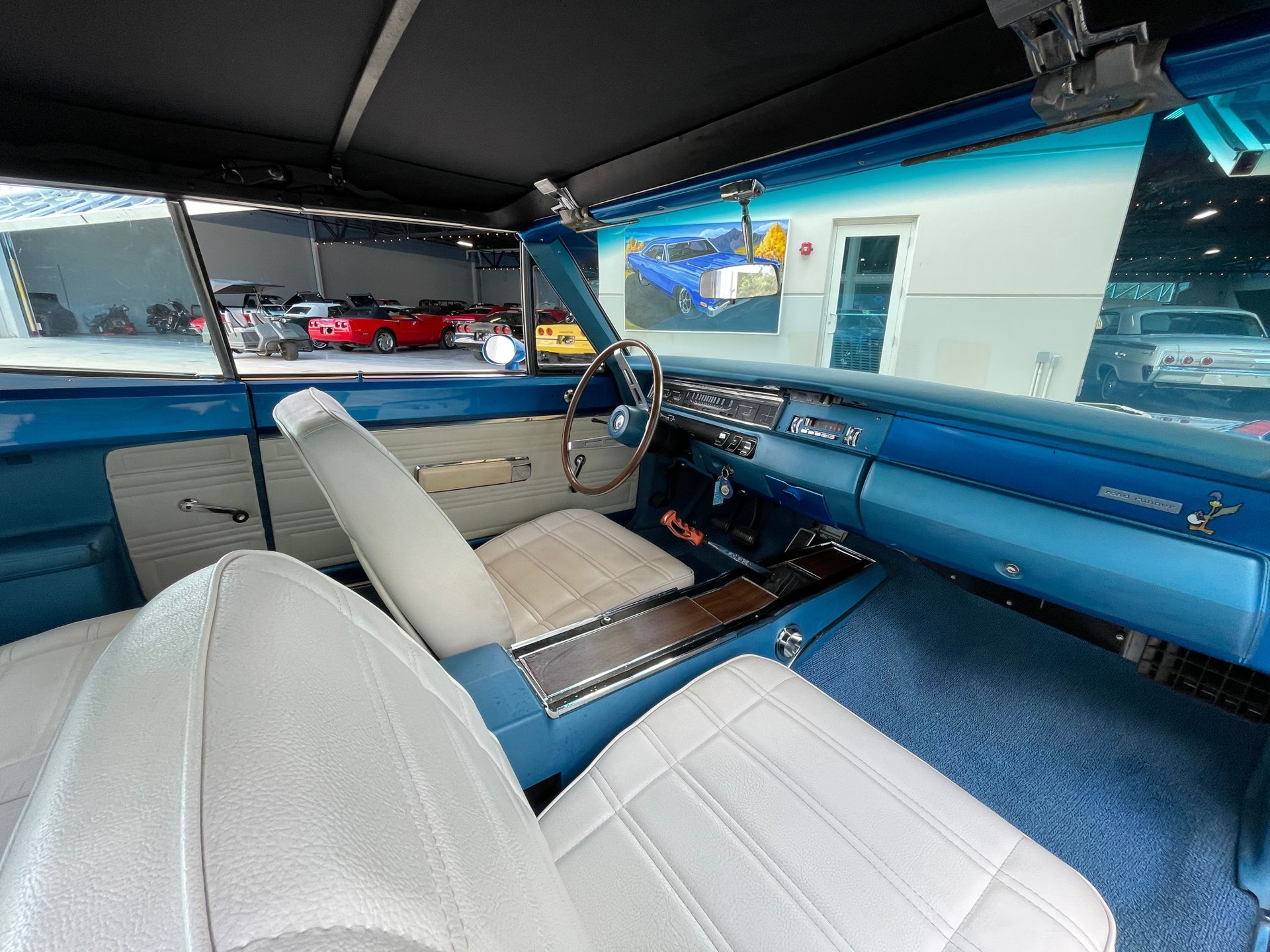 Vehicle photo 29