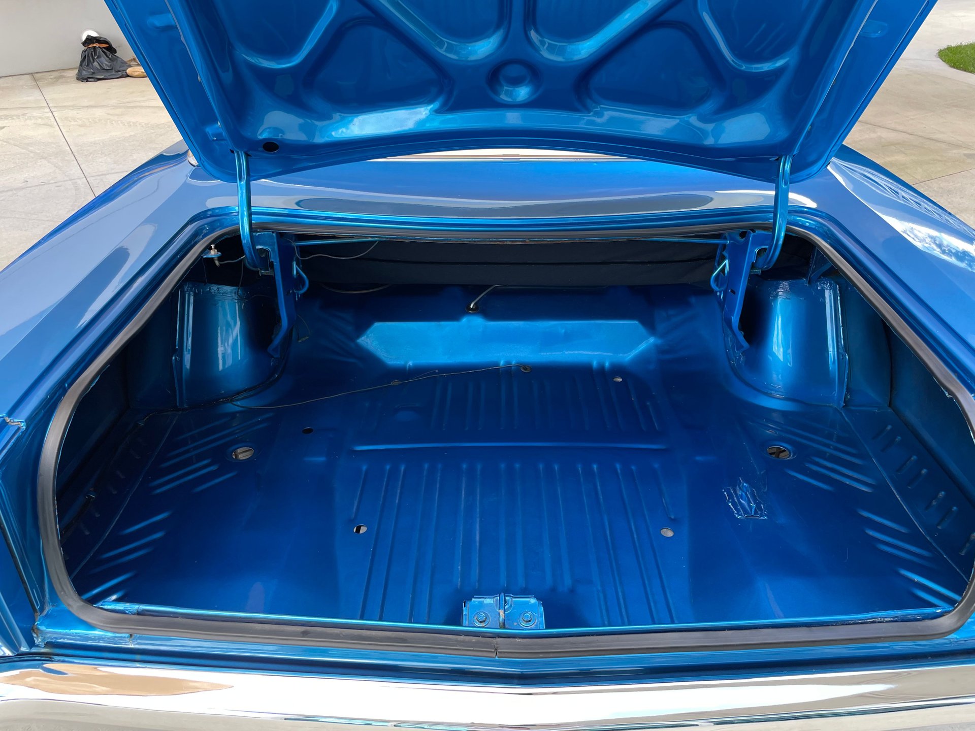 Vehicle photo 34