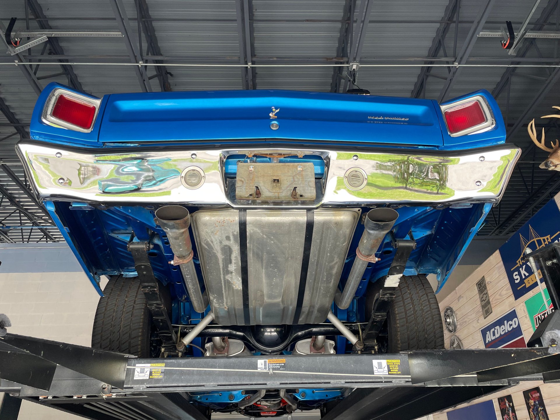 Vehicle photo 37