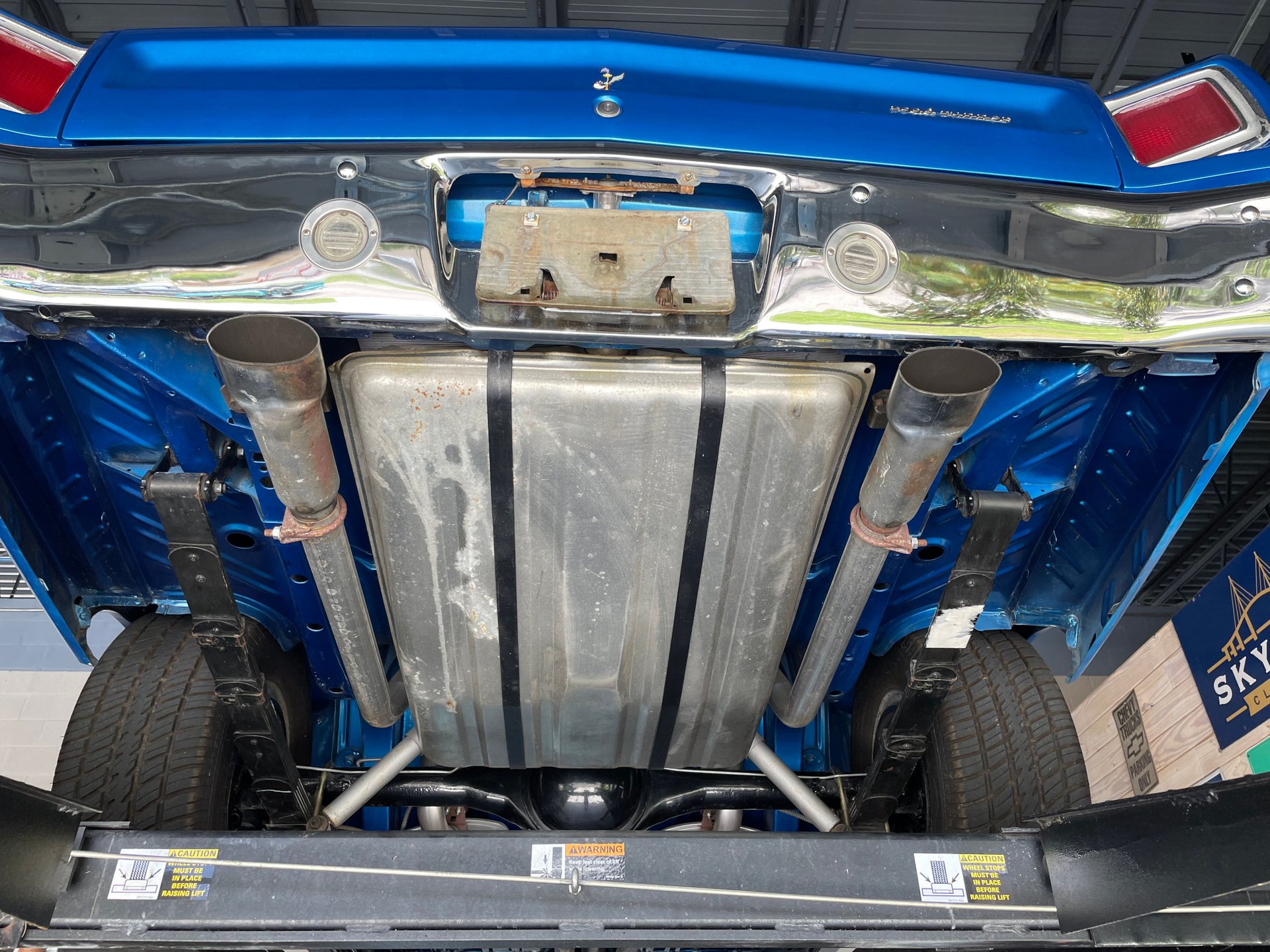 Vehicle photo 38