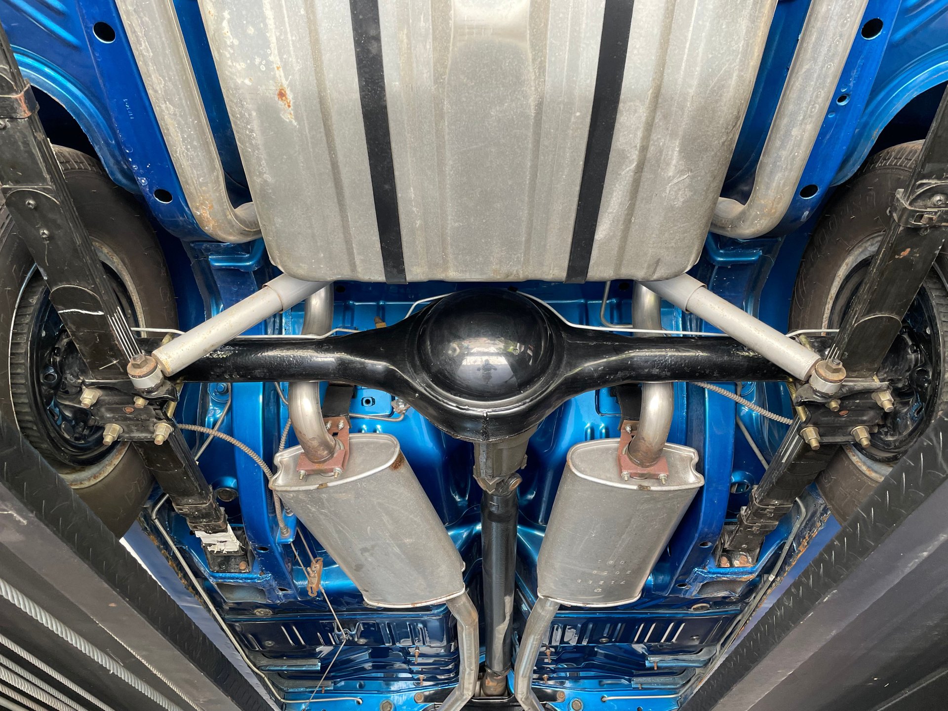 Vehicle photo 41