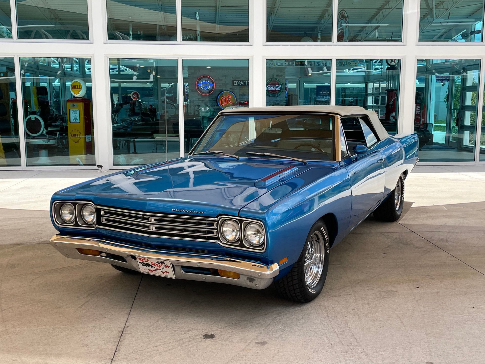 Vehicle photo 52