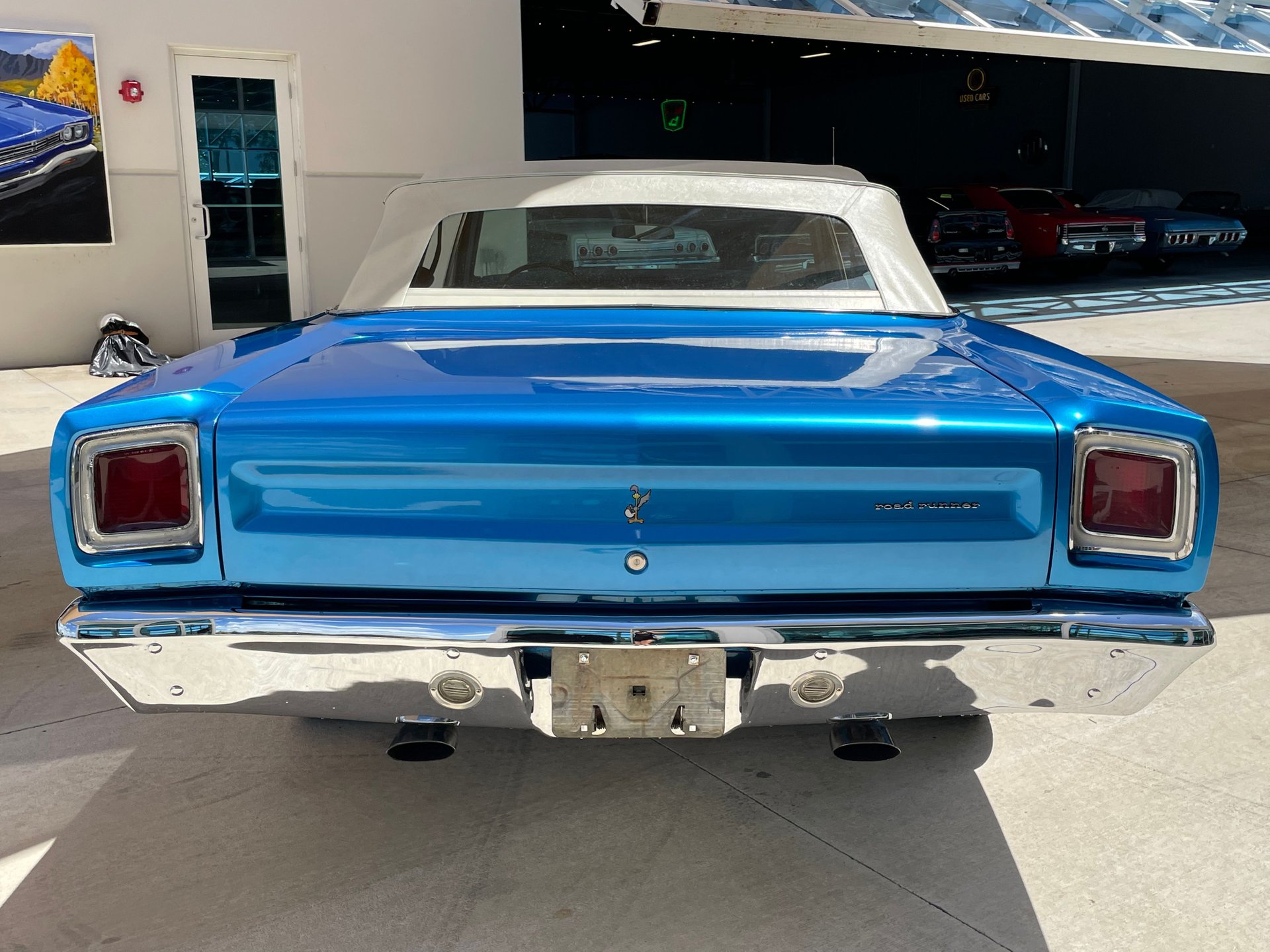 Vehicle photo 10