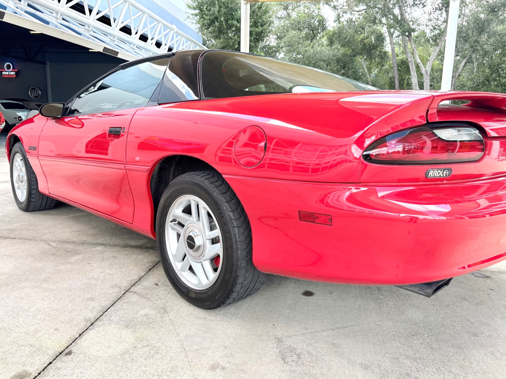 Vehicle photo 15