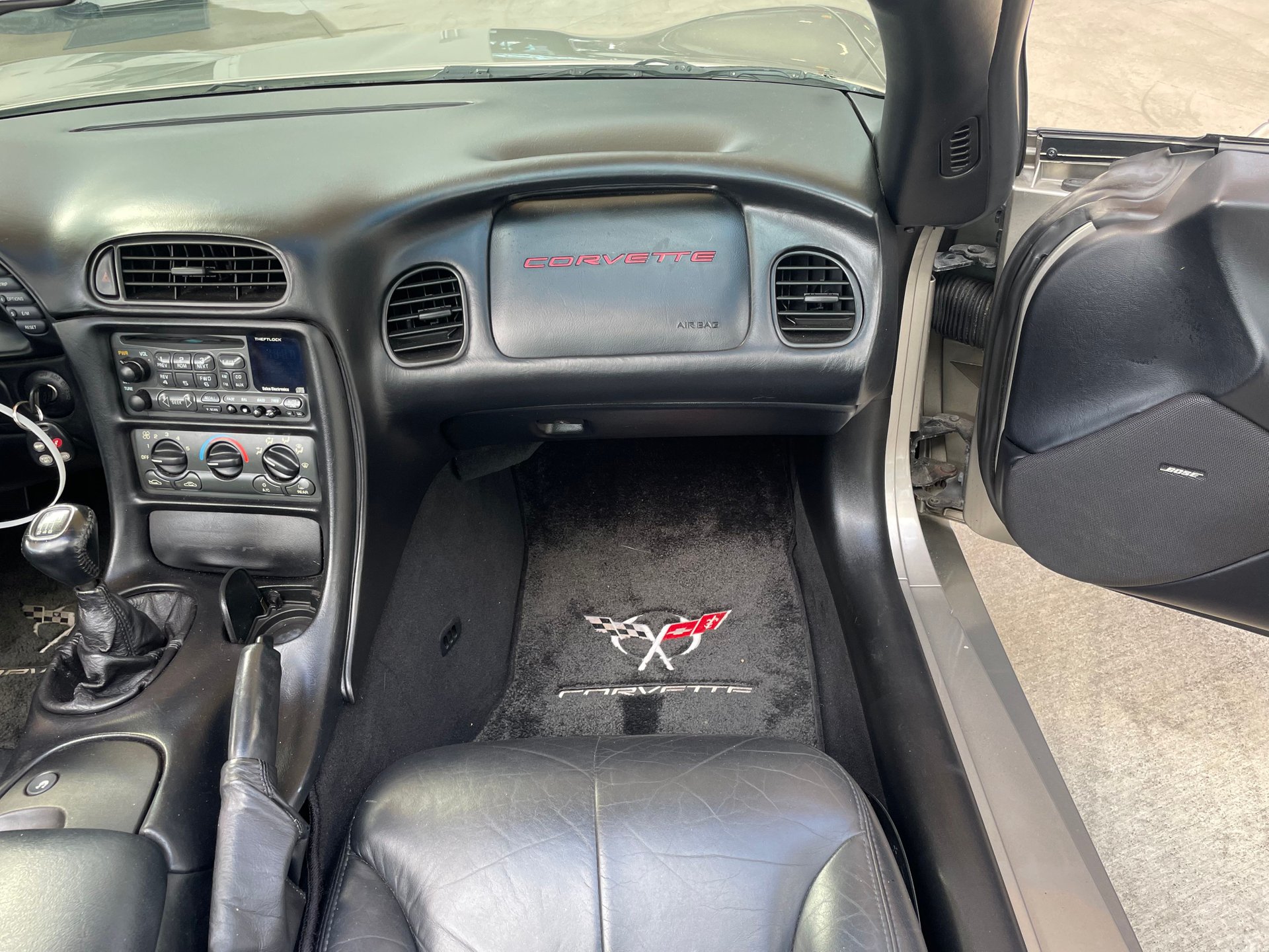 Vehicle photo 20