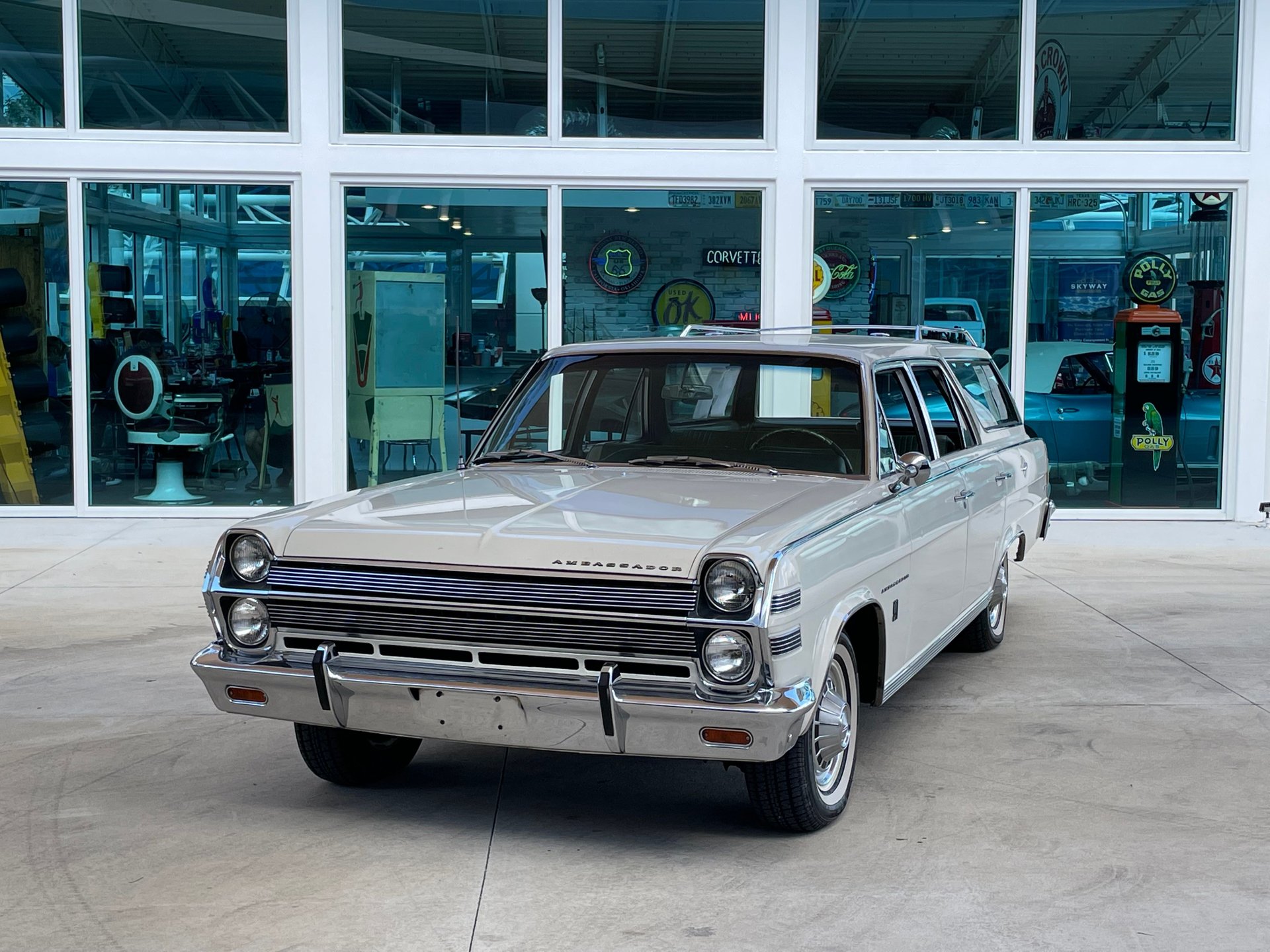 Vehicle photo 2