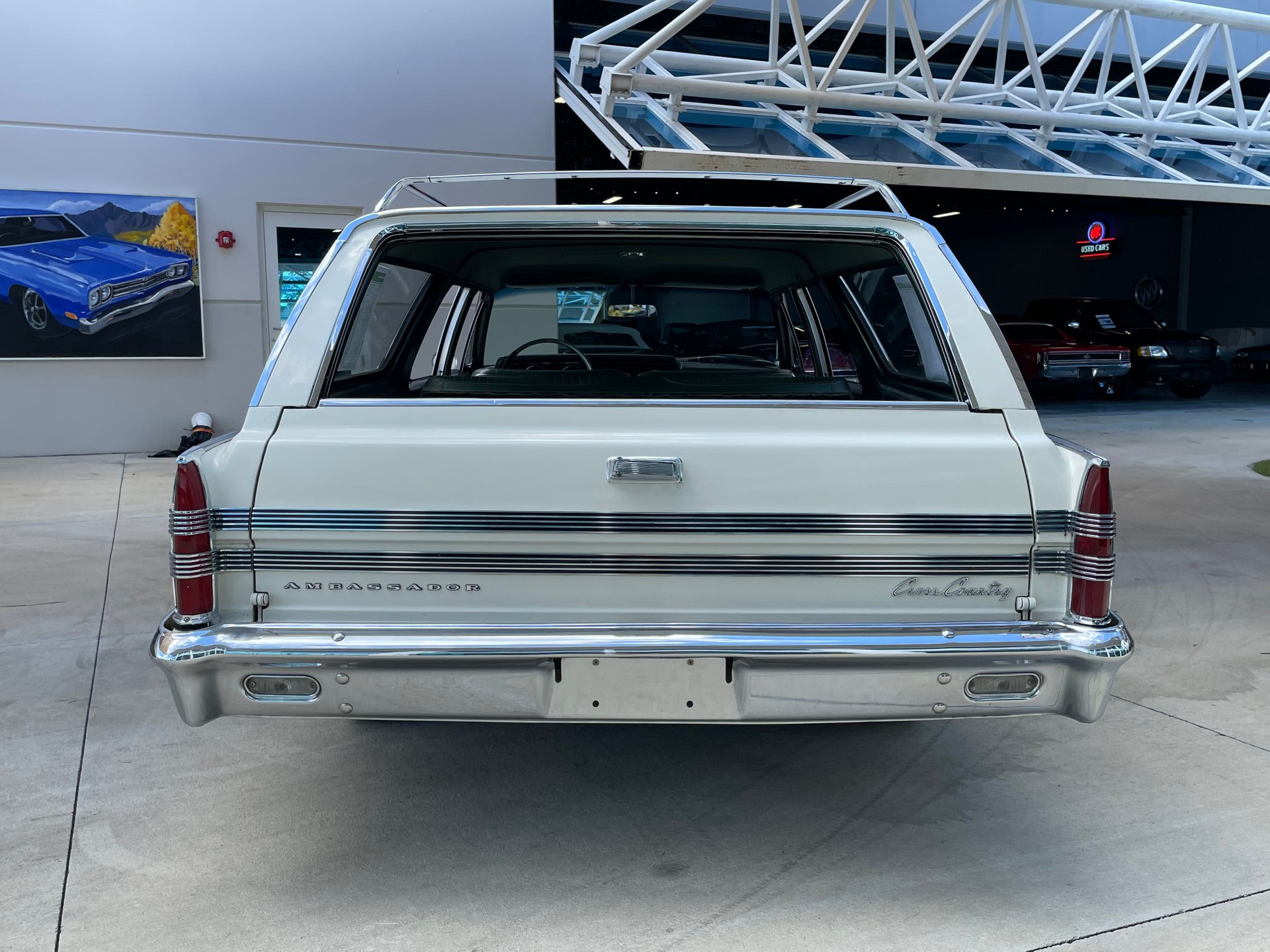 Vehicle photo 14