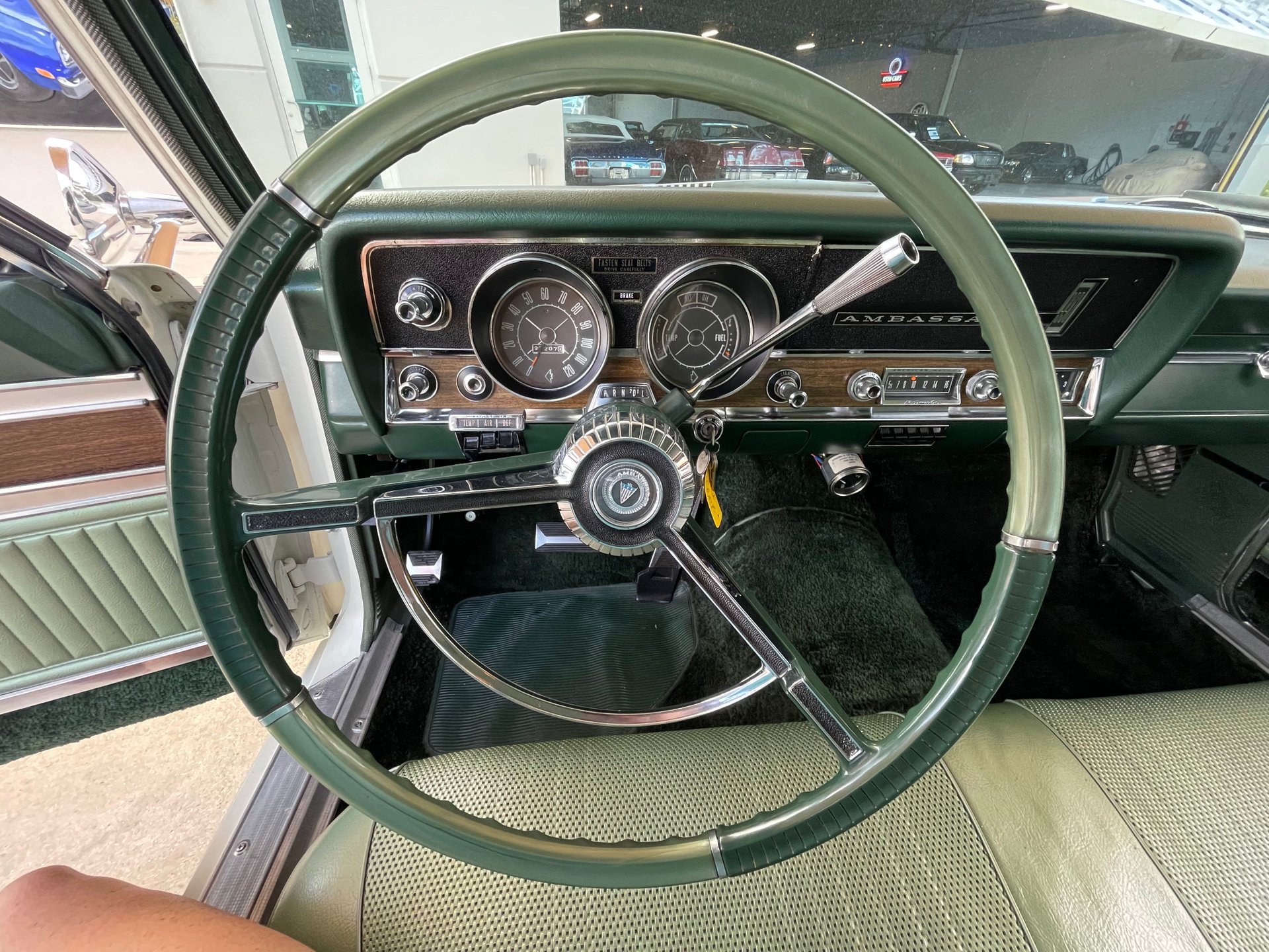 Vehicle photo 22