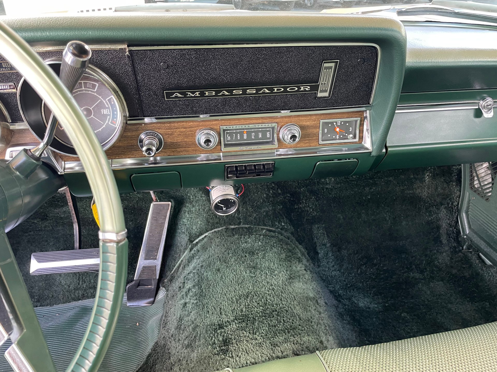 Vehicle photo 23