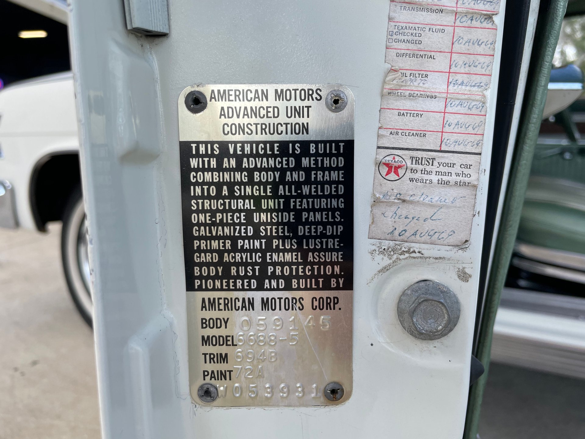 Vehicle photo 26