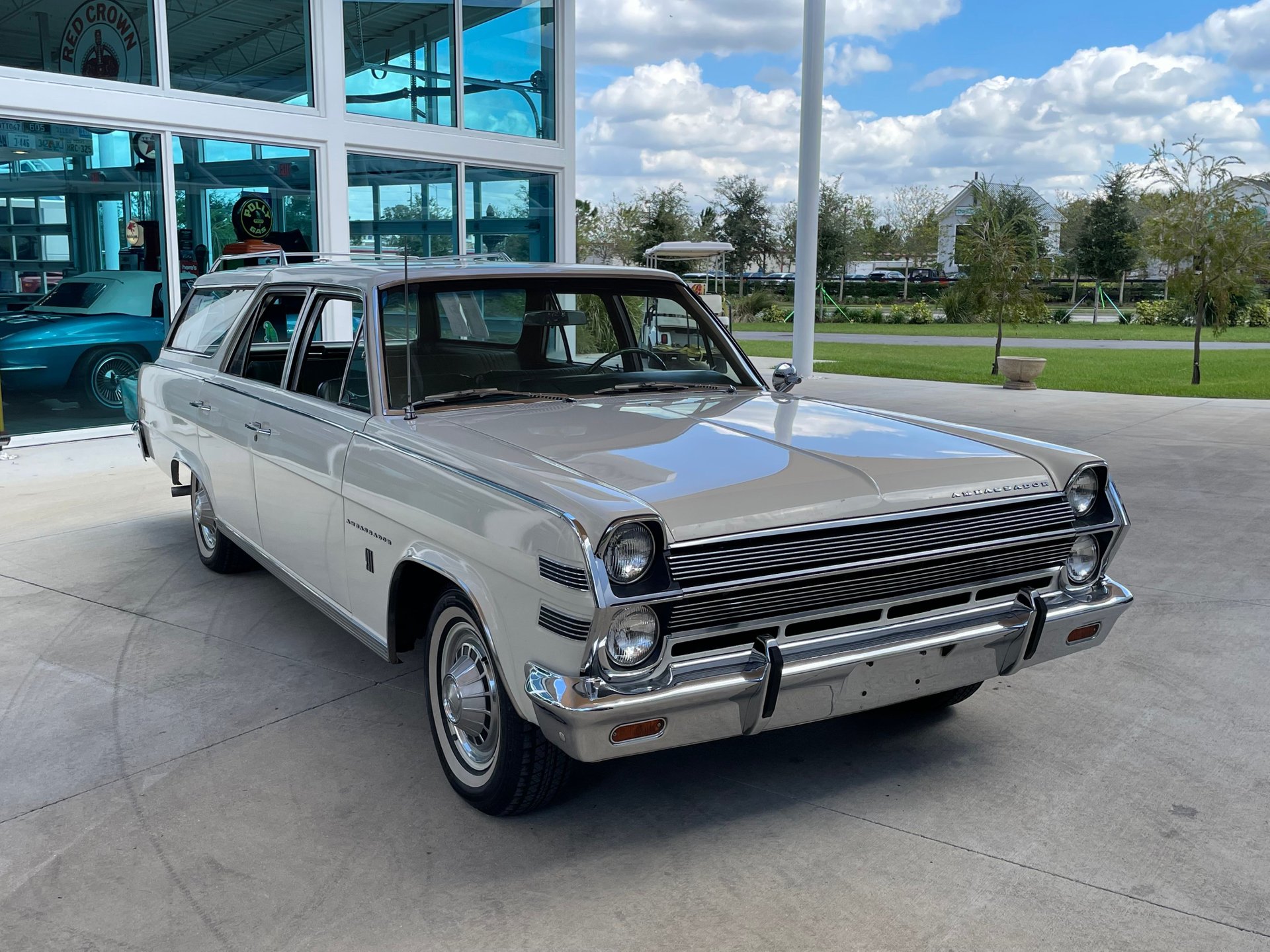 Vehicle photo 5