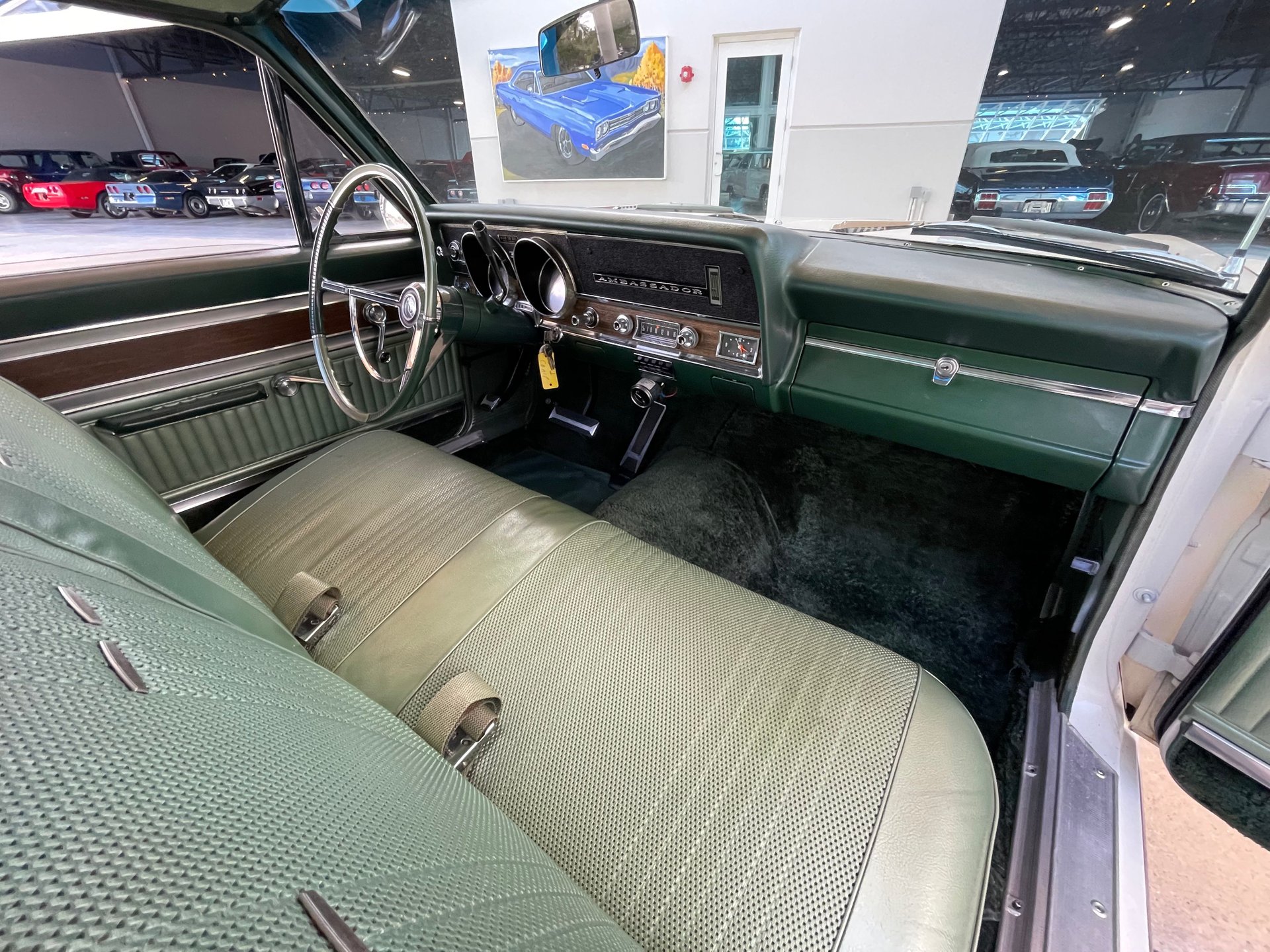 Vehicle photo 38