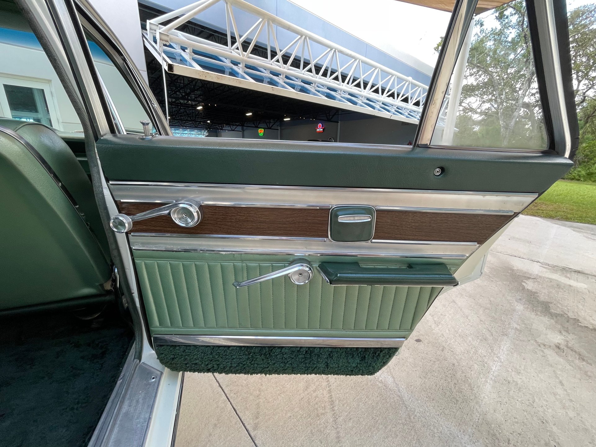 Vehicle photo 40
