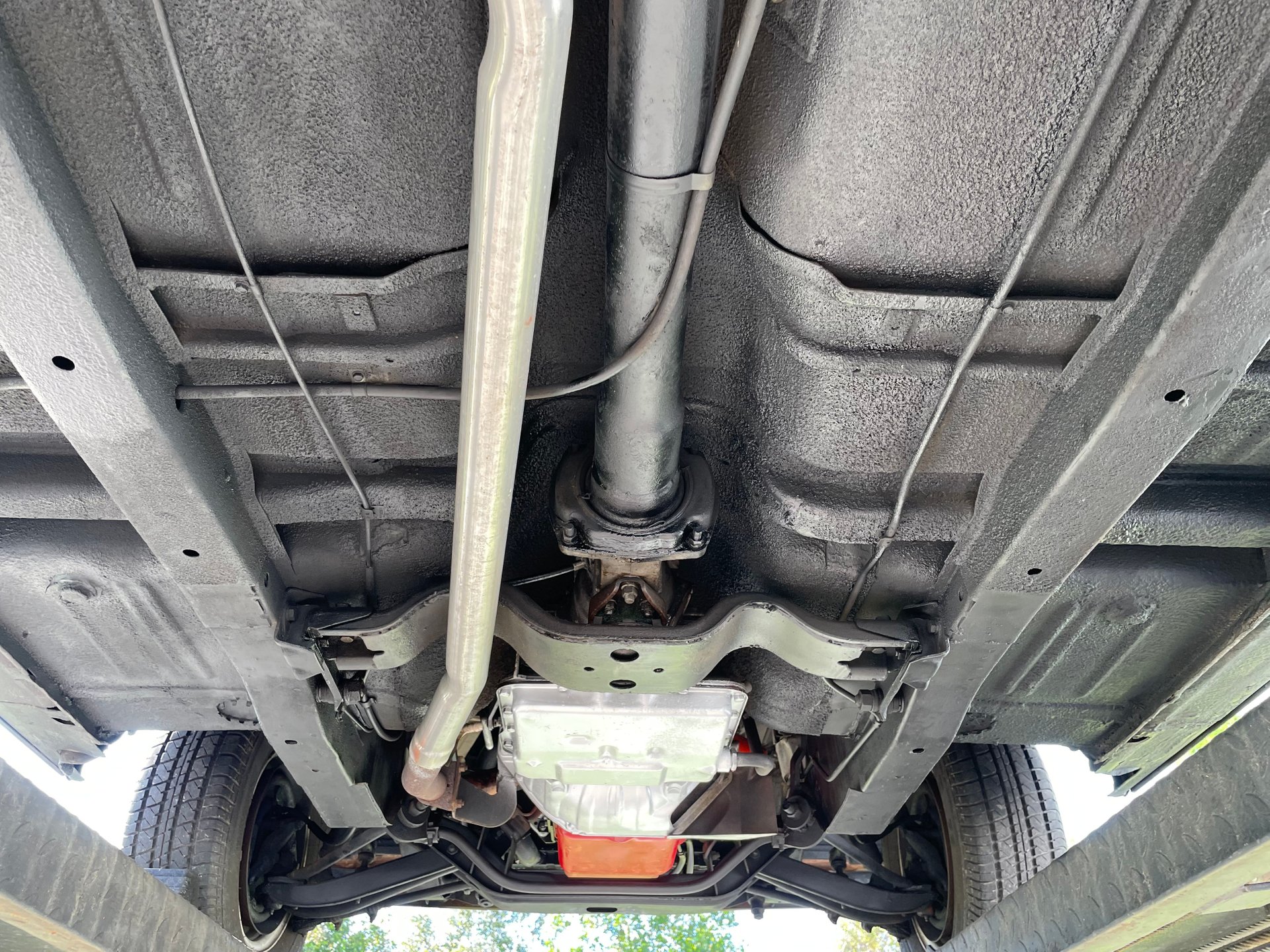 Vehicle photo 54