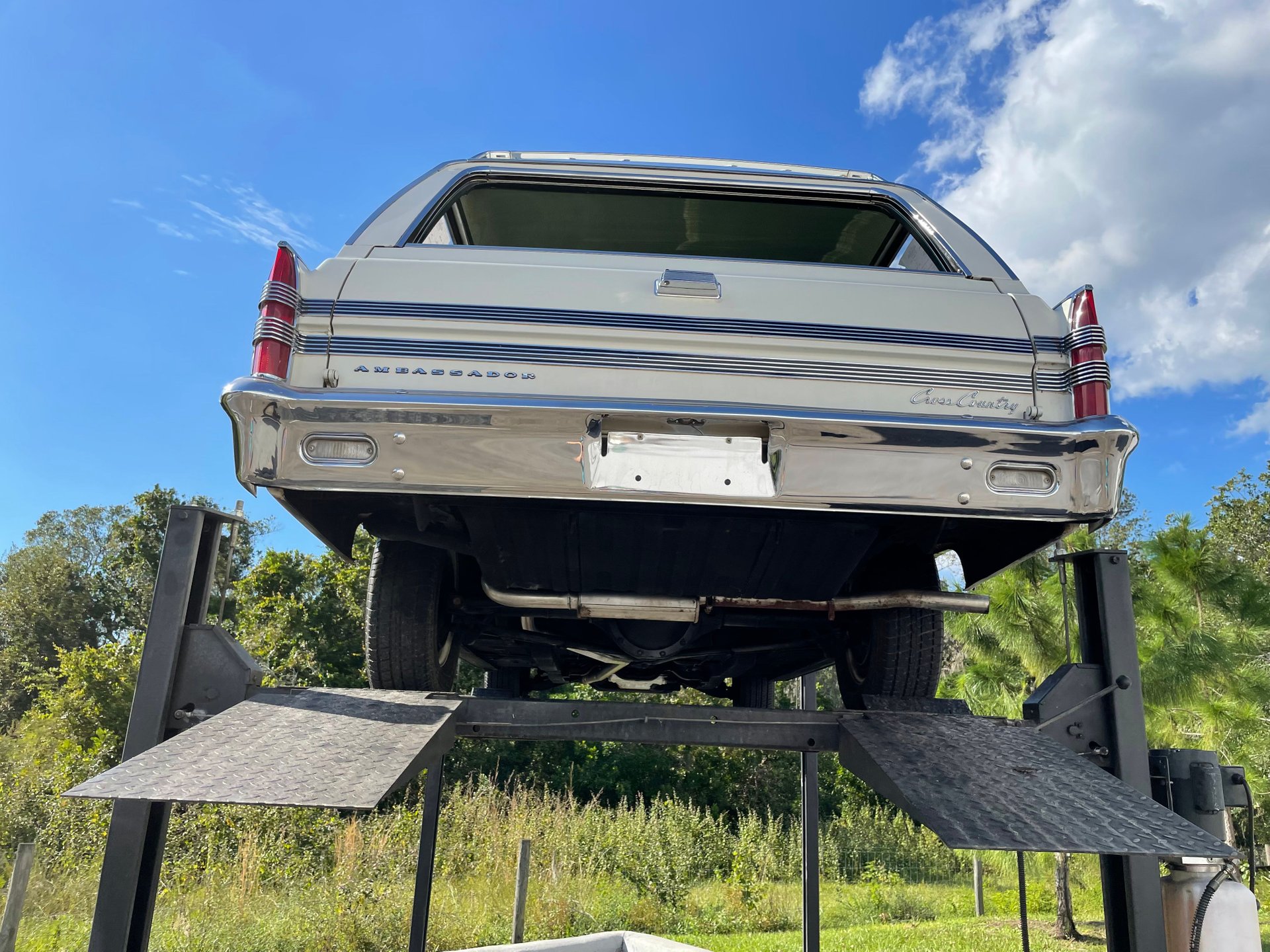 Vehicle photo 61