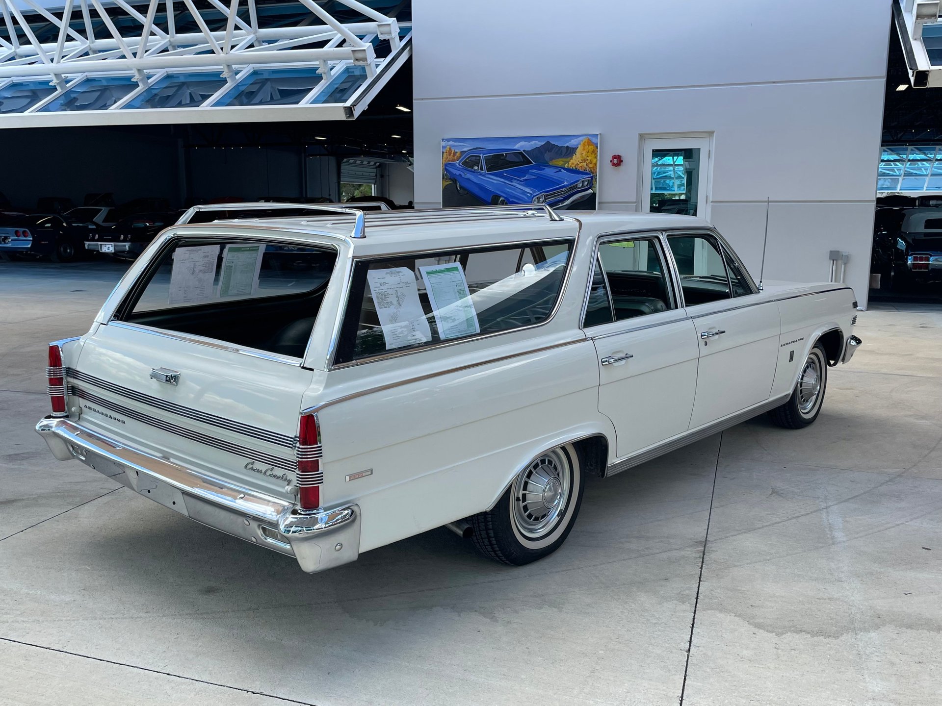 Vehicle photo 8