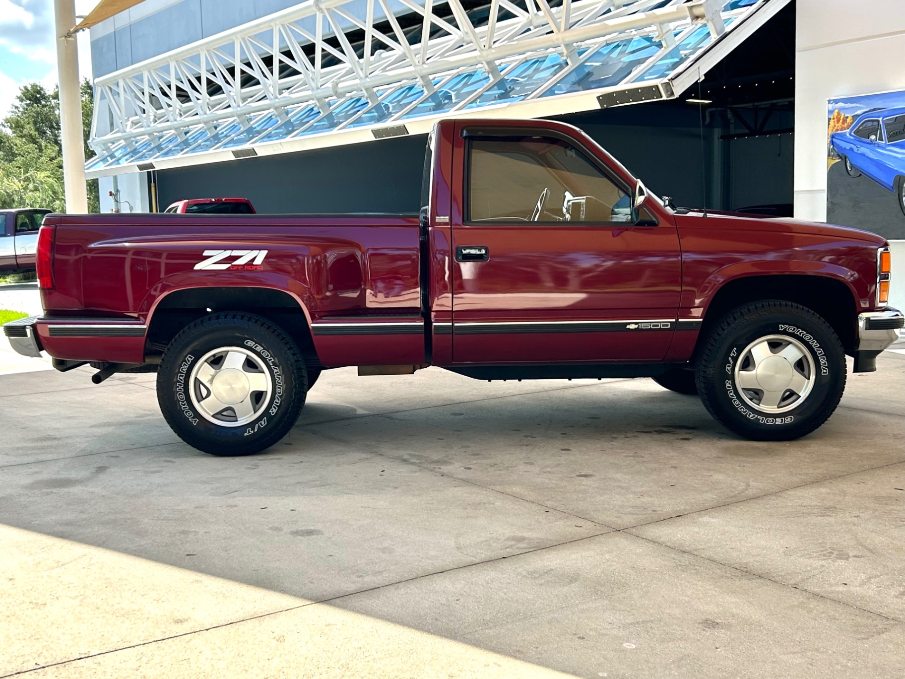 Vehicle photo 4