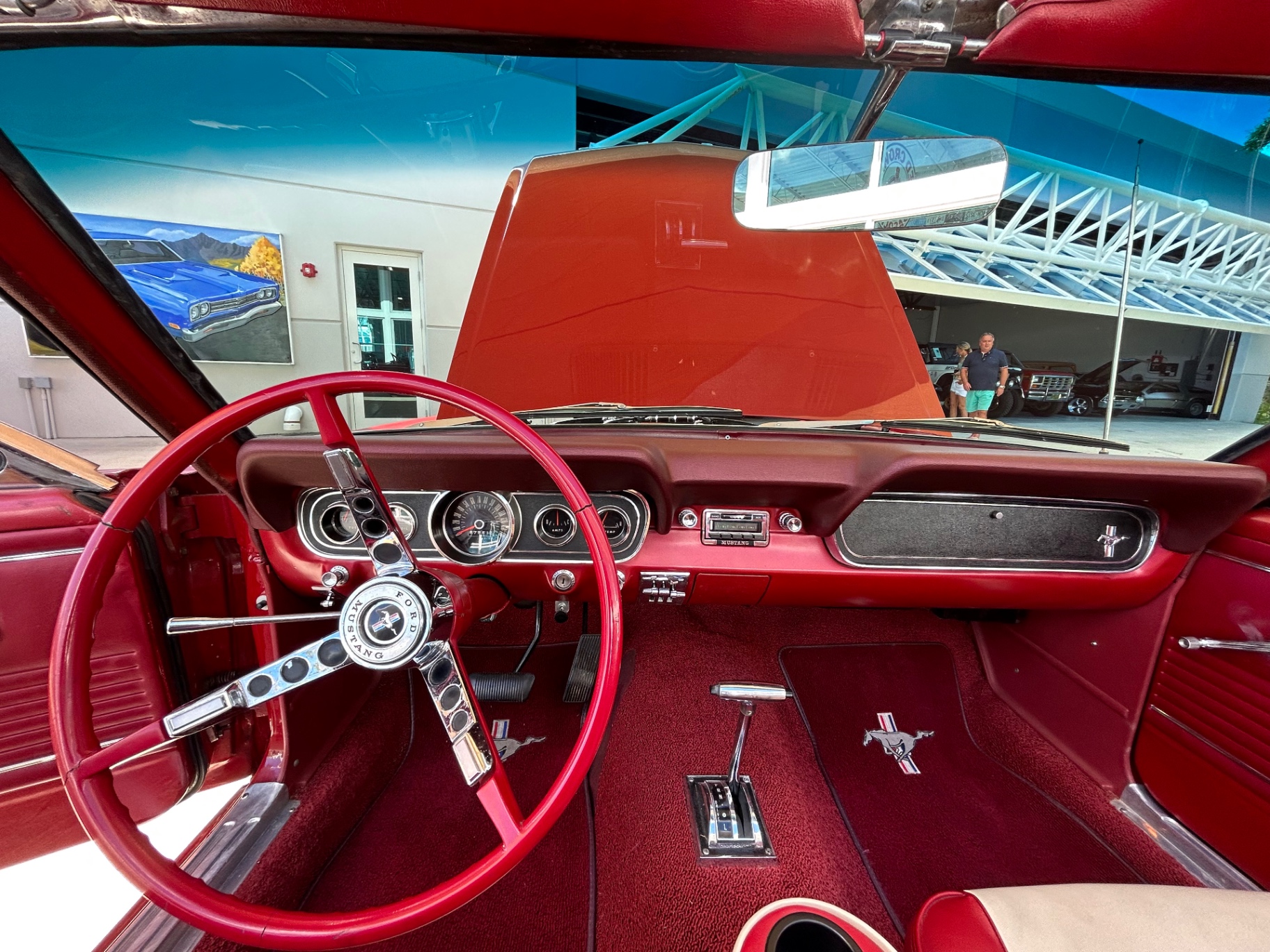 Vehicle photo 25