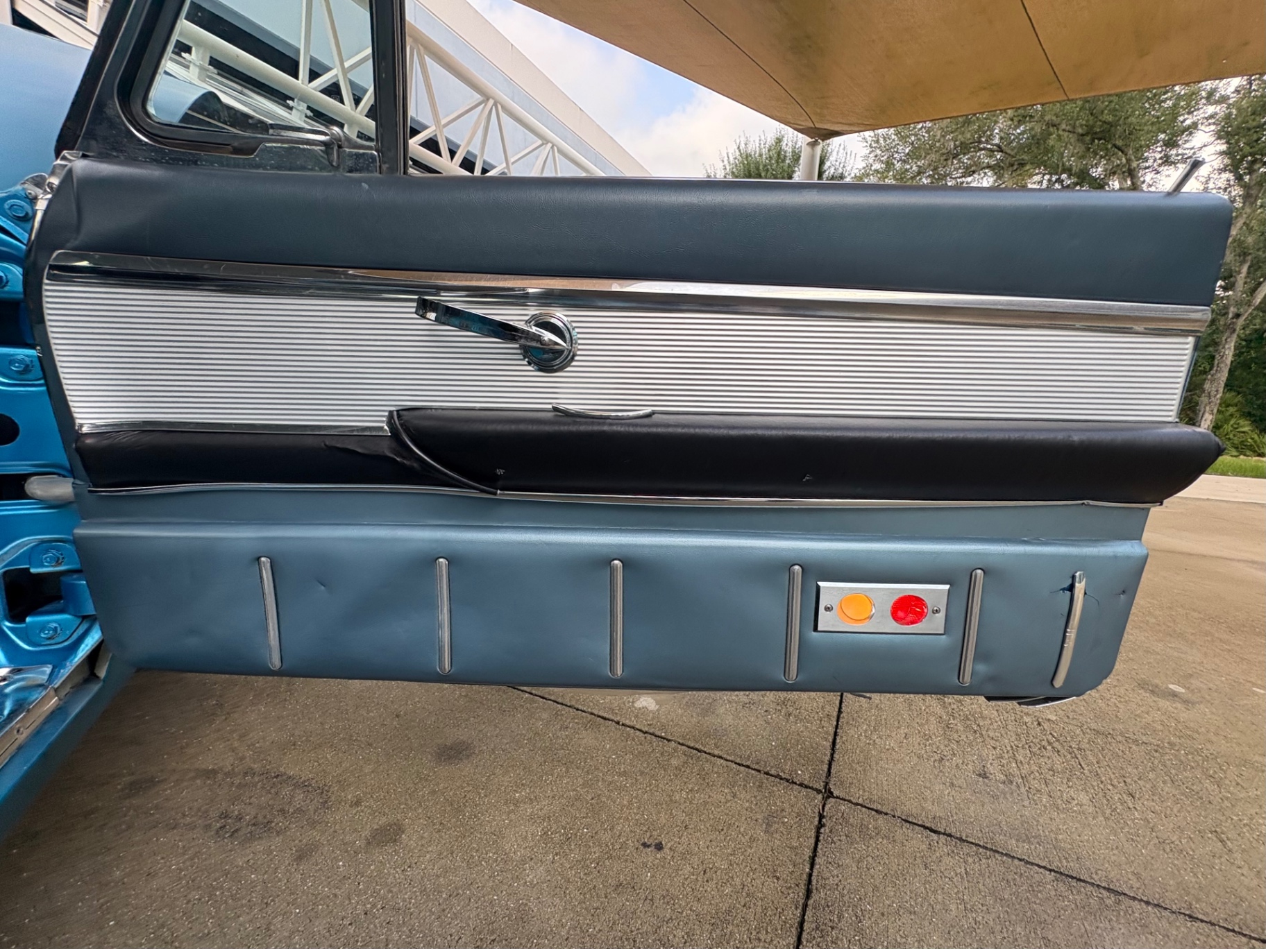Vehicle photo 38