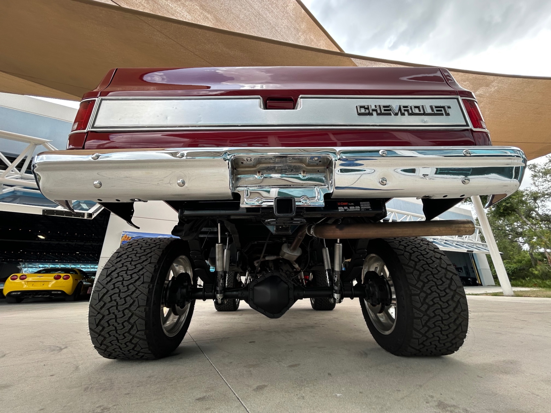 Vehicle photo 37
