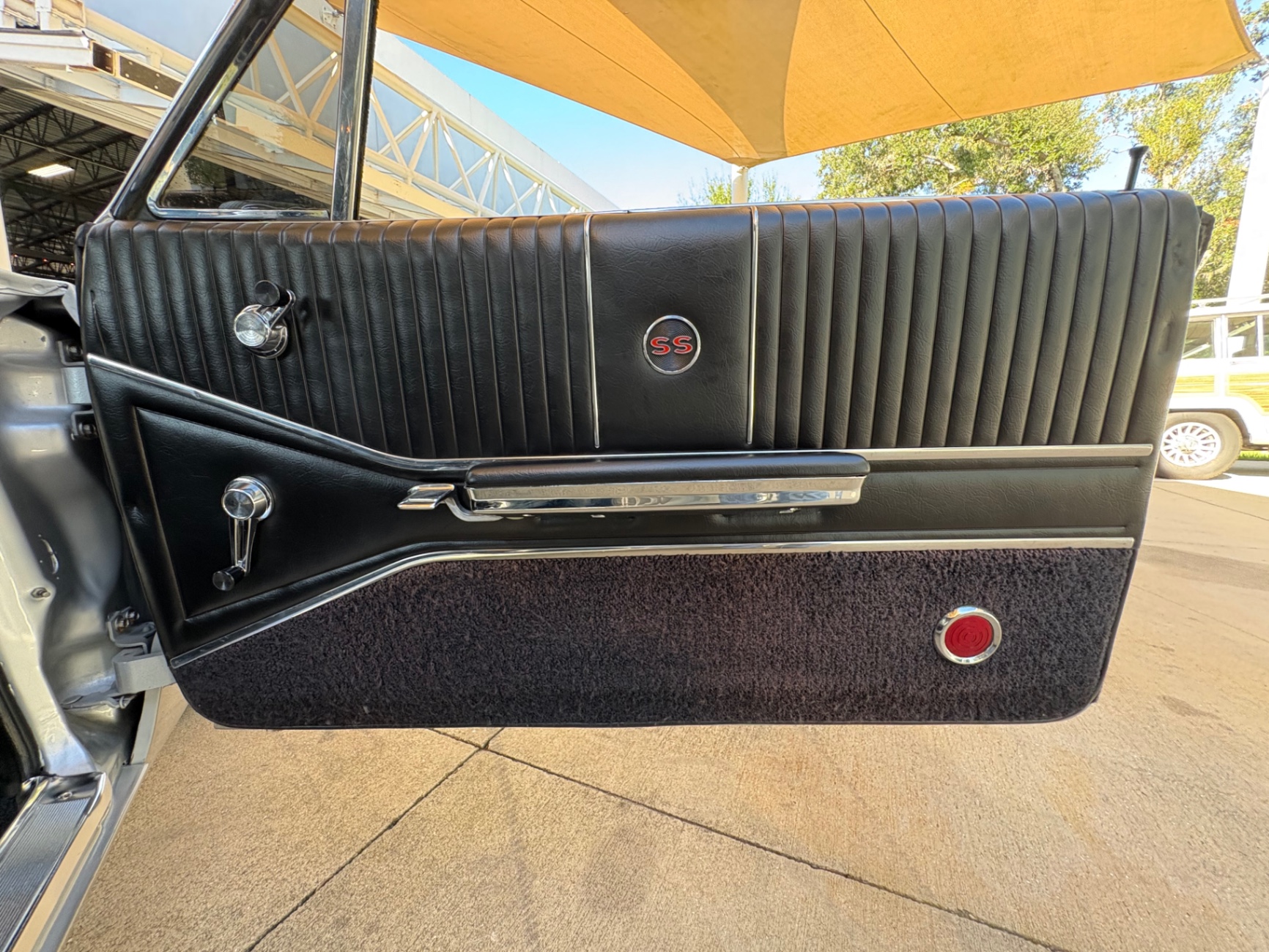 Vehicle photo 44