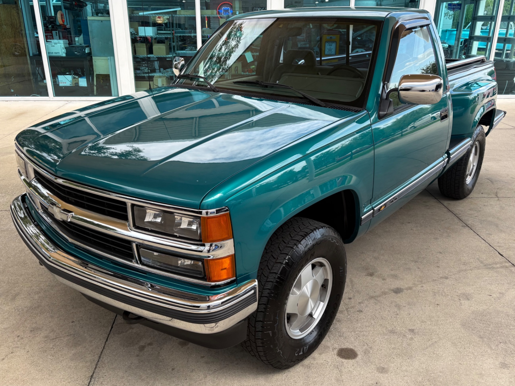 Vehicle photo 20