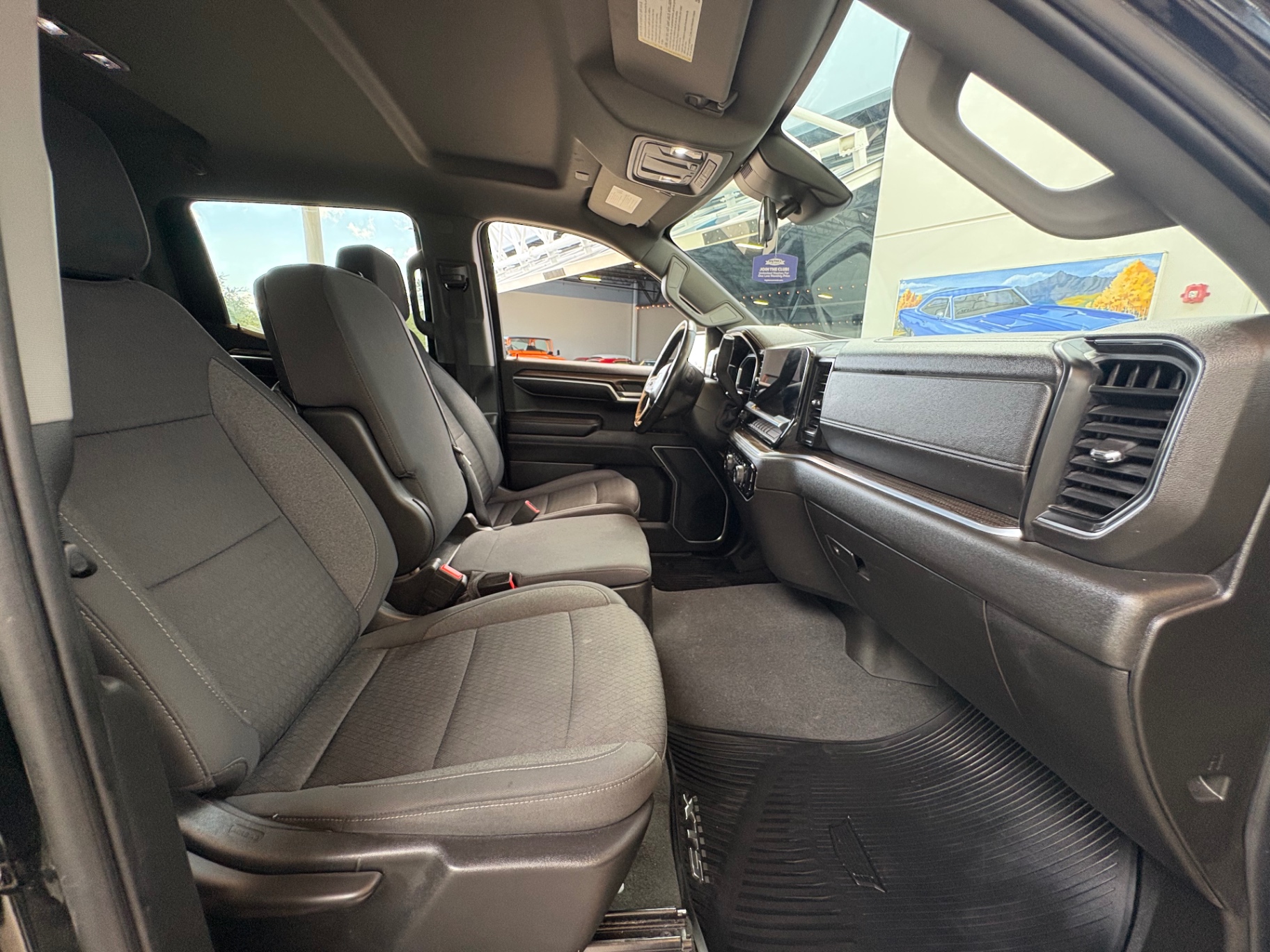 Vehicle photo 40