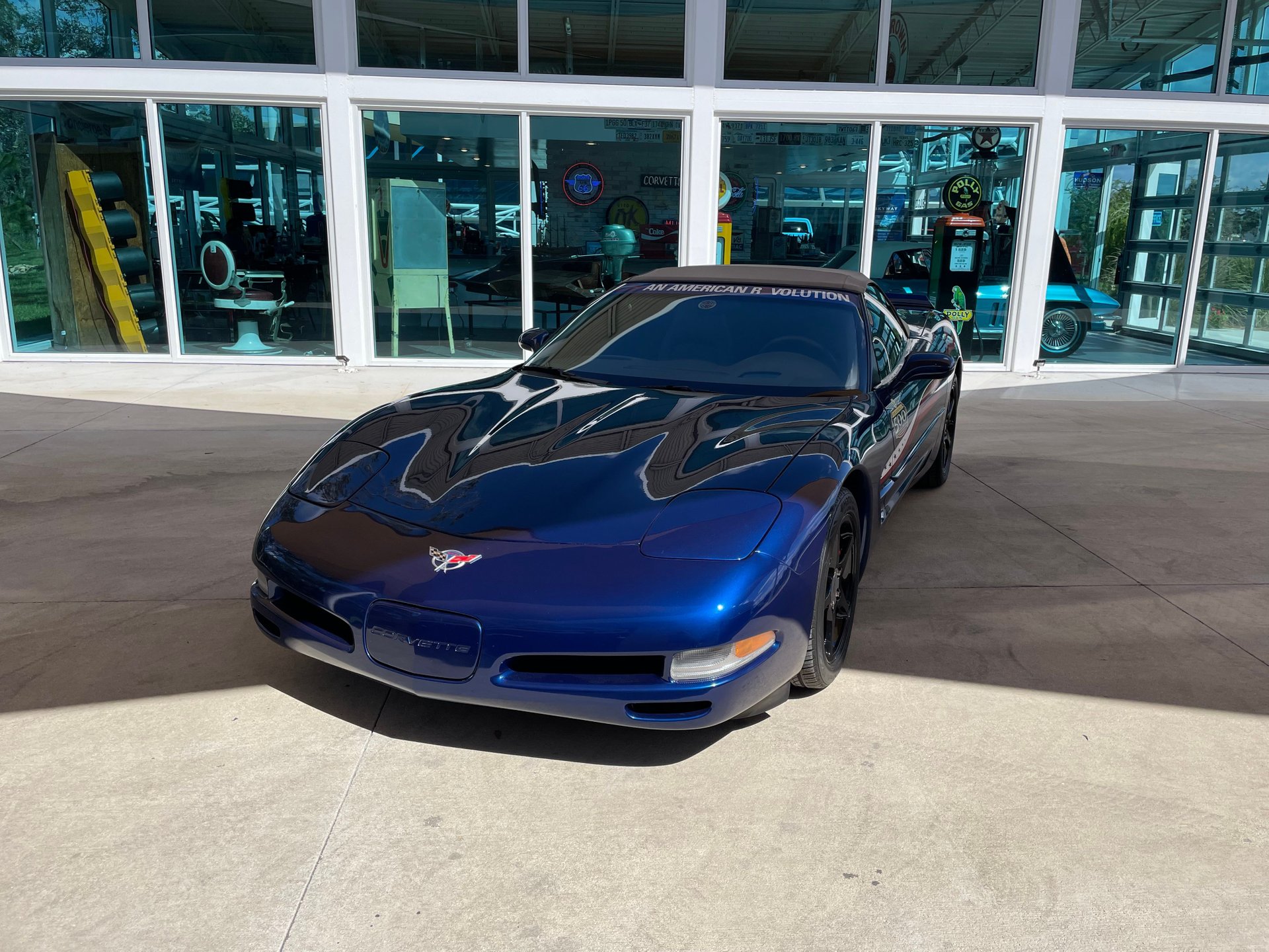 Vehicle photo 3