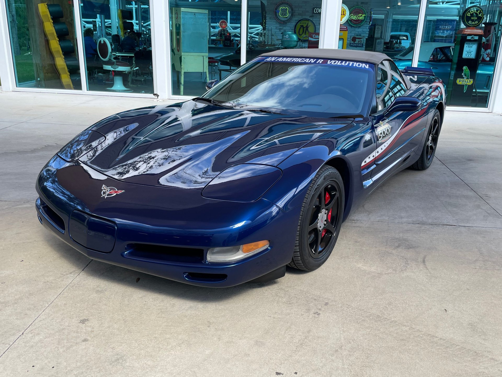 Vehicle photo 13