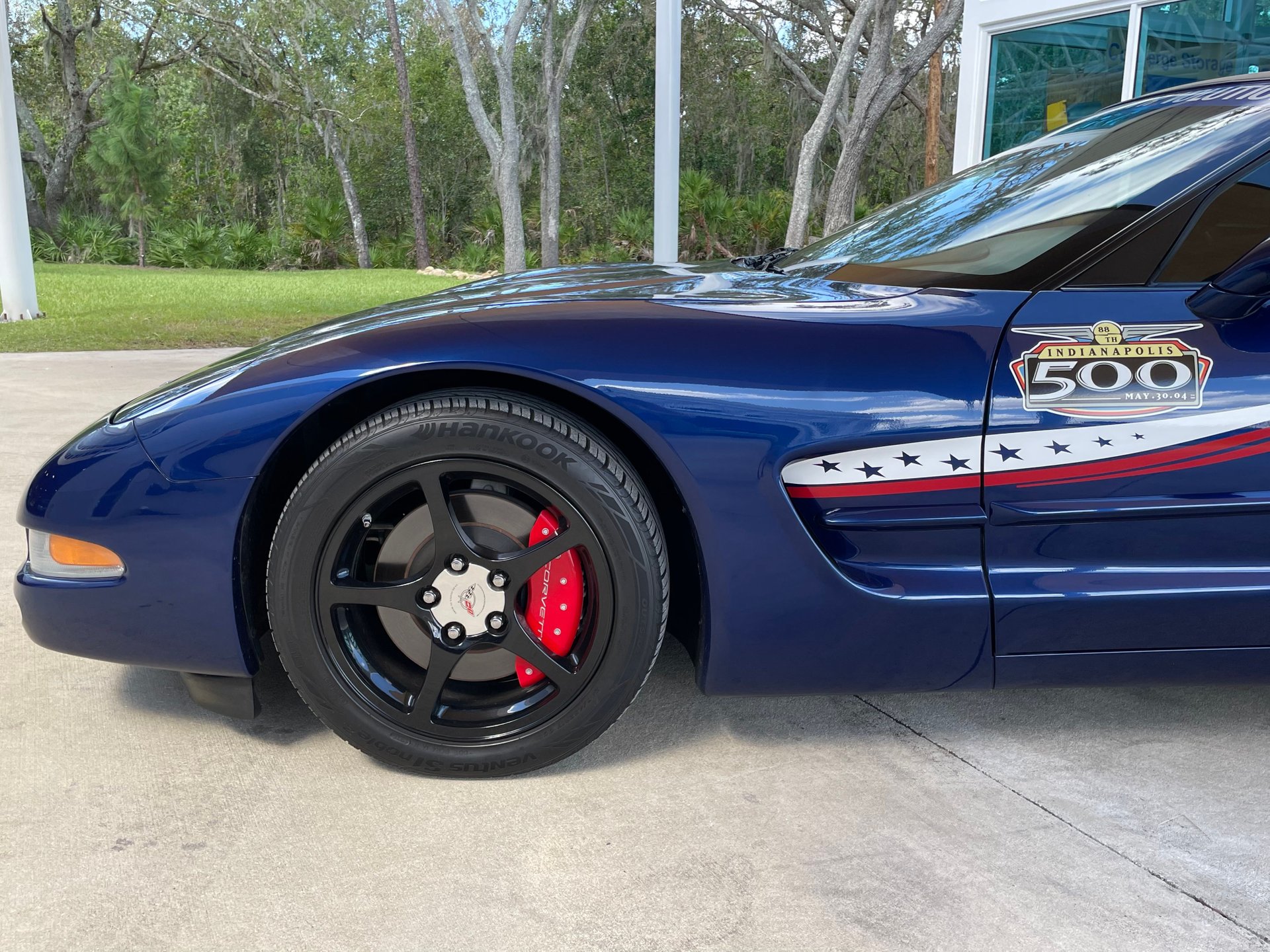 Vehicle photo 19