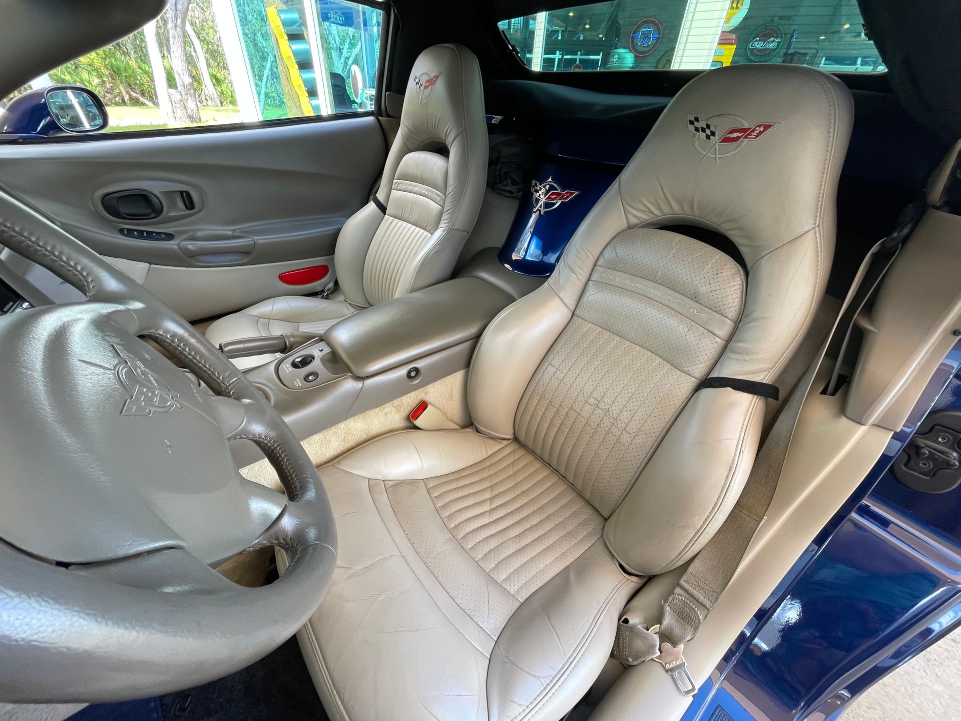 Vehicle photo 31