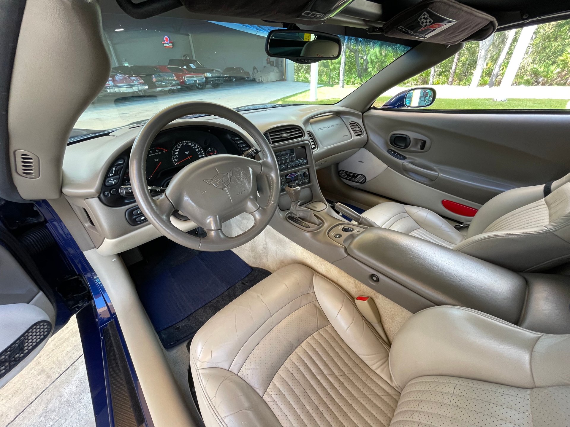 Vehicle photo 32