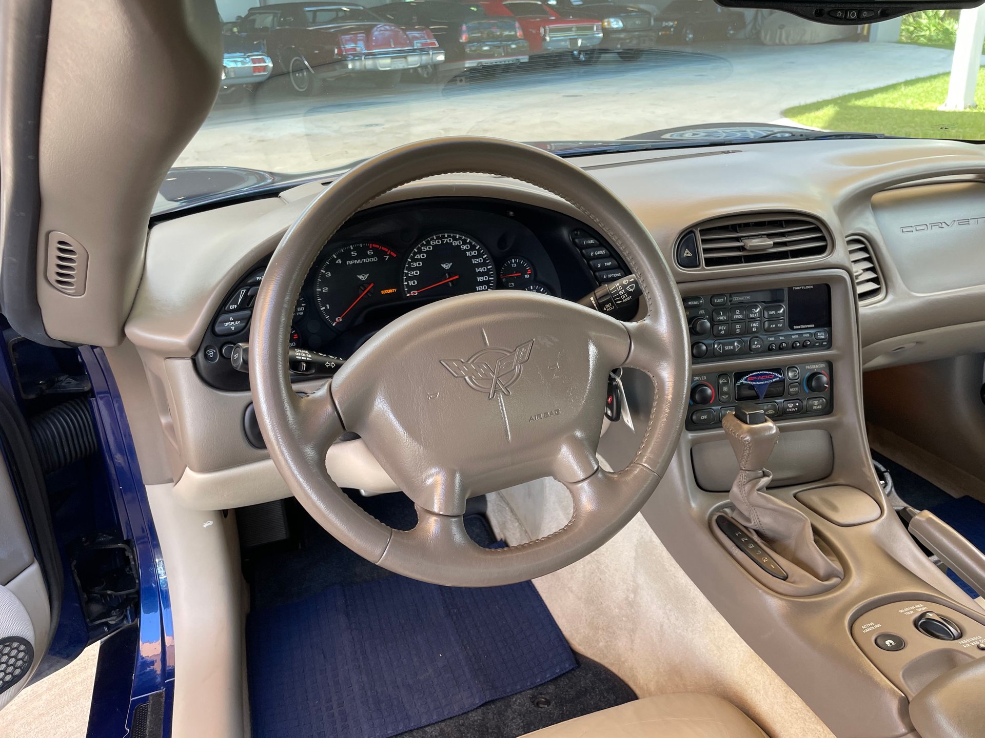 Vehicle photo 33