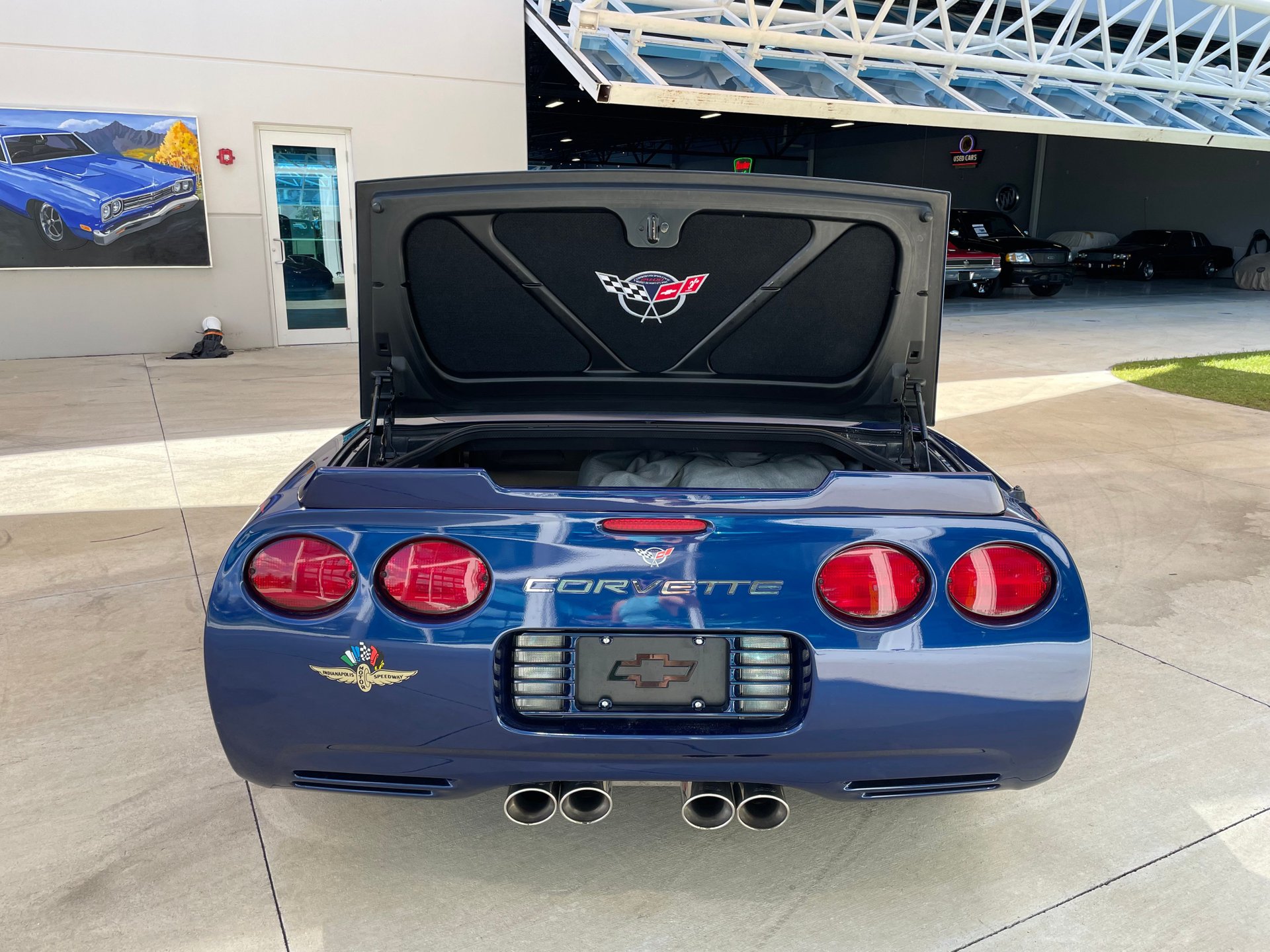 Vehicle photo 43