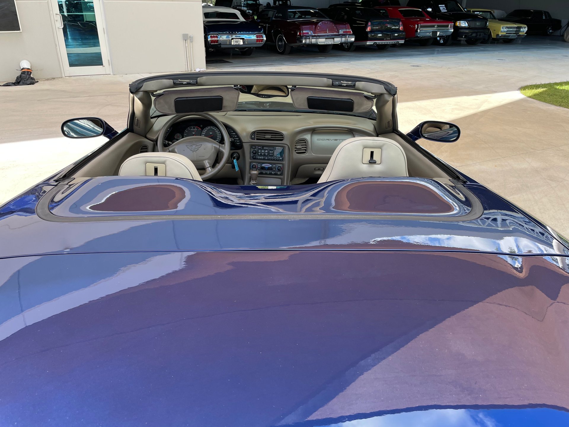 Vehicle photo 8