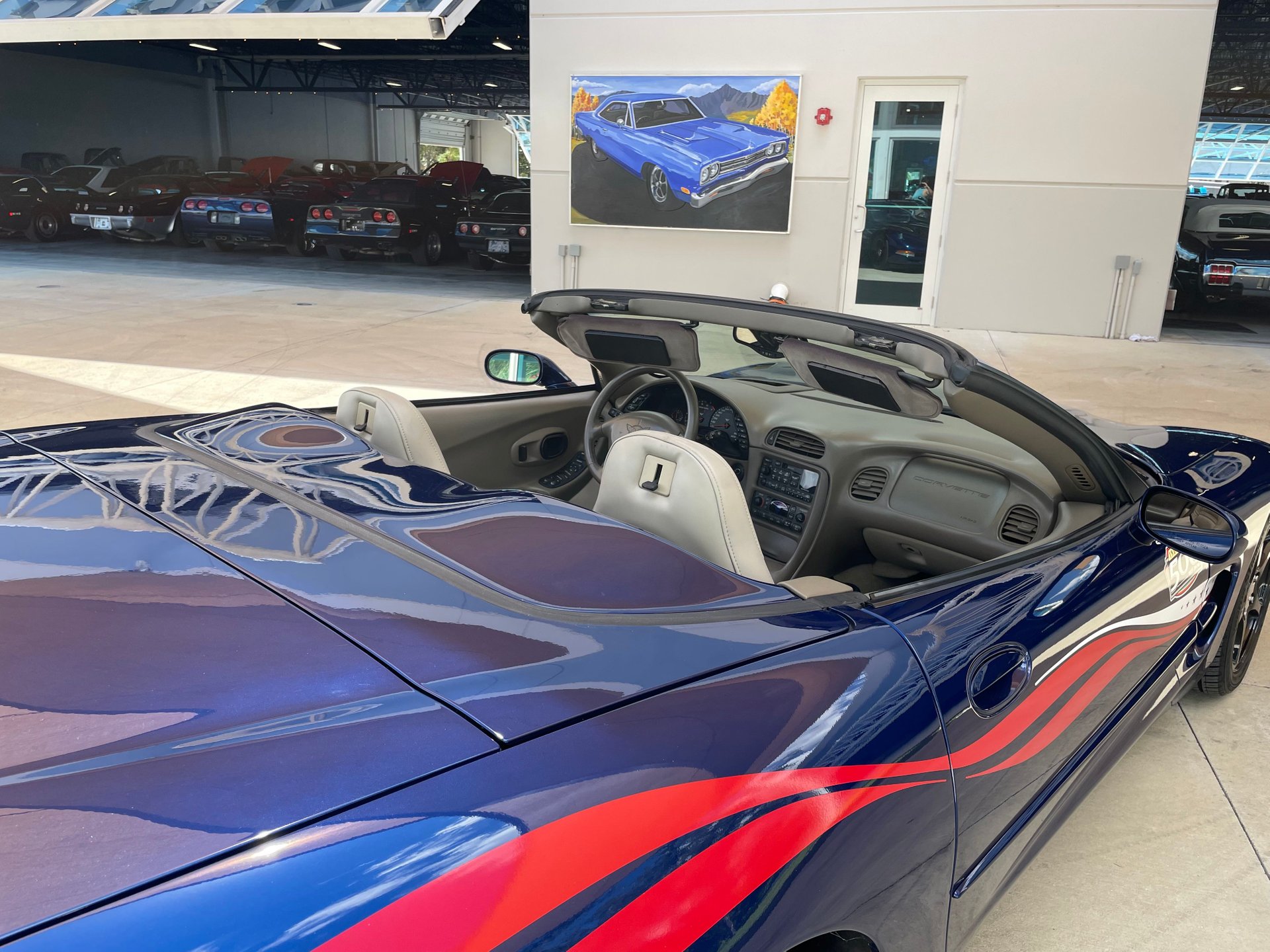 Vehicle photo 11