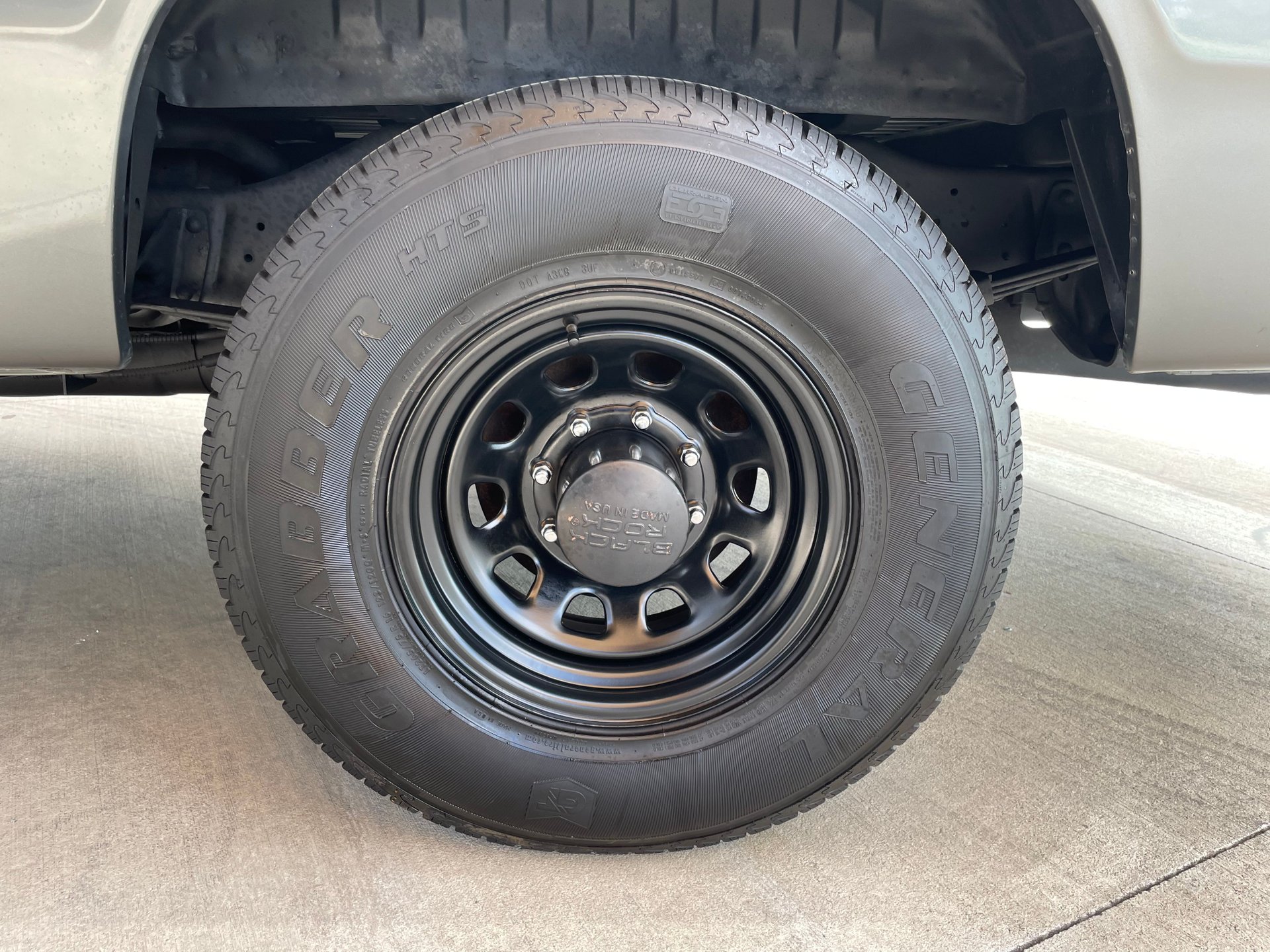 Vehicle photo 18